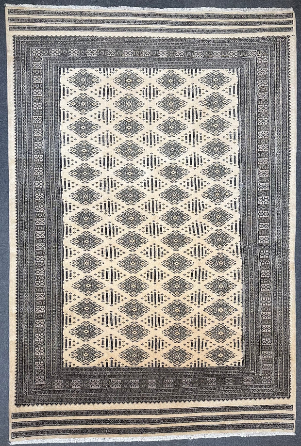 Fine Kashmiri Hand Knotted wool pile with silk highlights