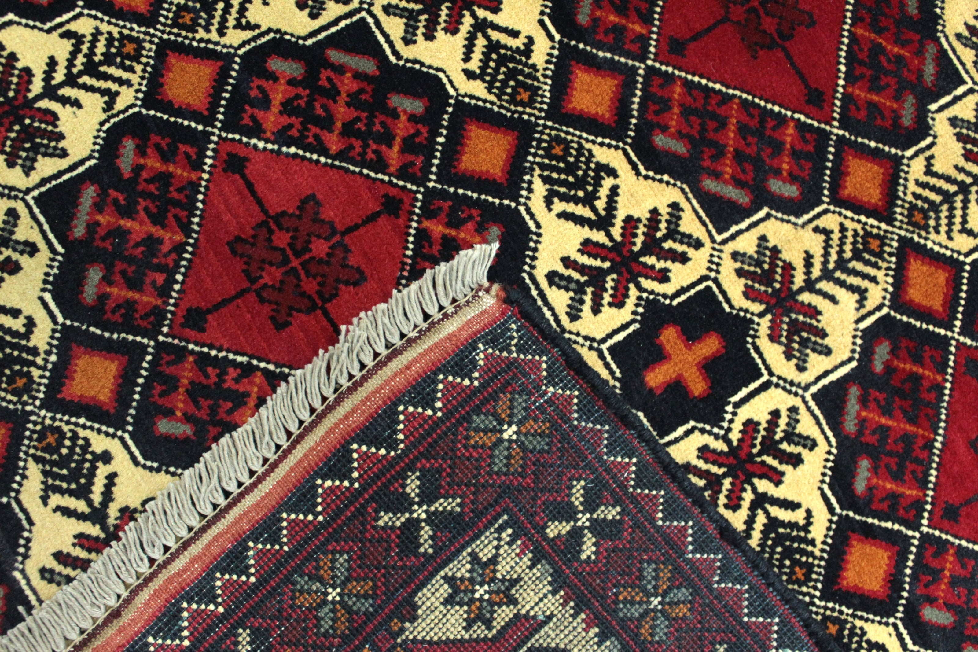 Roshnai Rug  - 192 cm x 152 cm