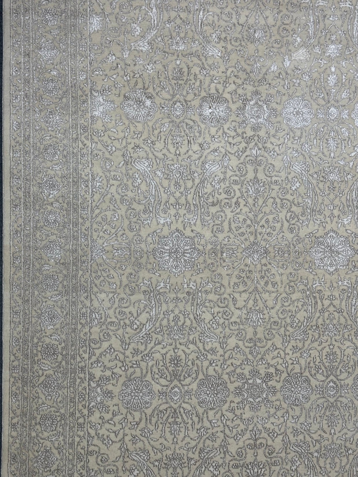 Fine Ziegler Wool & Silk Hand Knotted rug from India