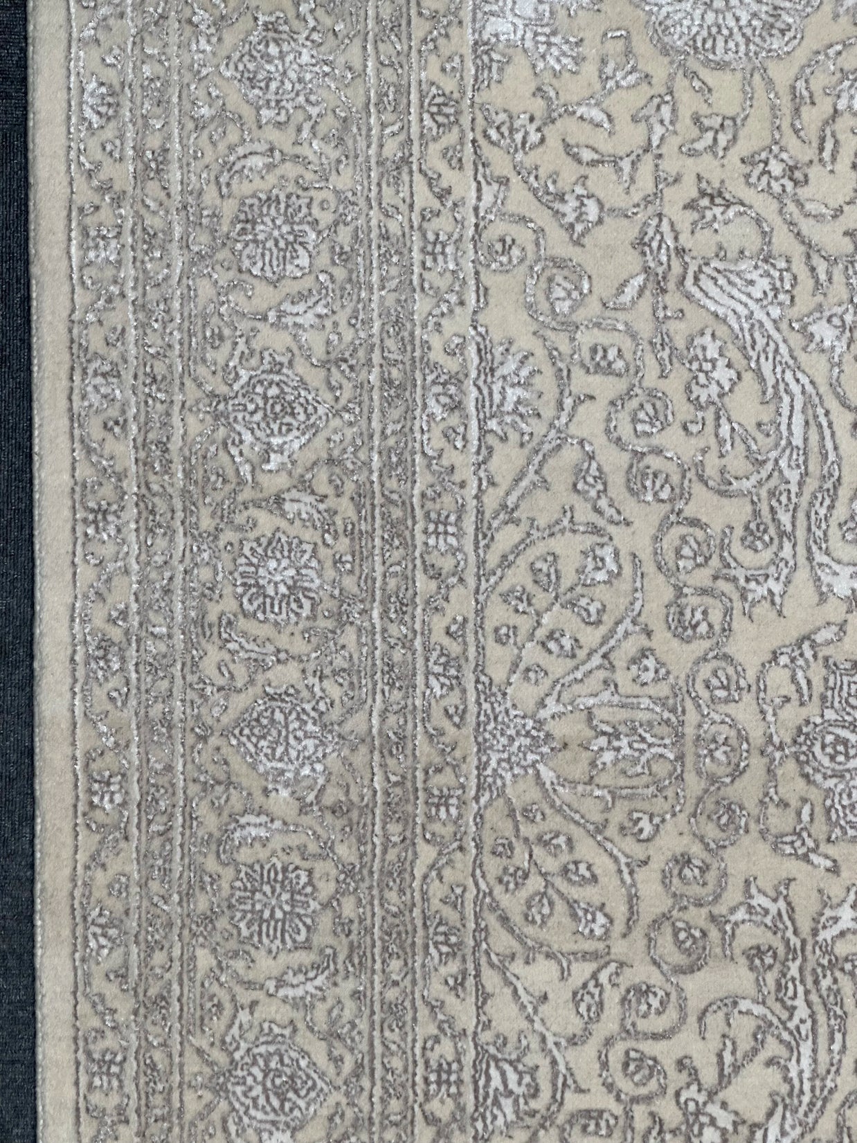 Fine Ziegler Wool & Silk Hand Knotted rug from India