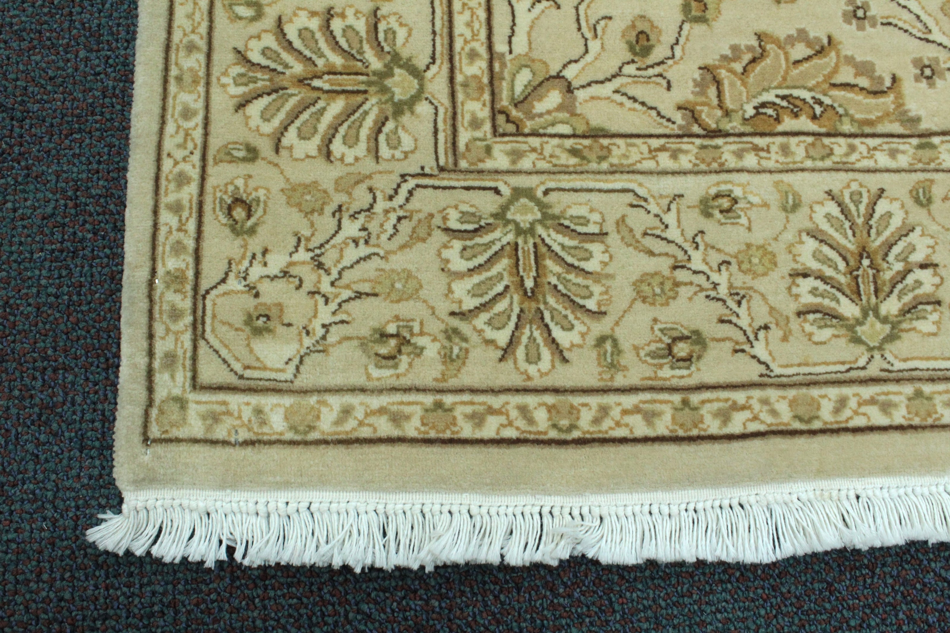 Kashmiri Rug  - 185 cm x 119 cm