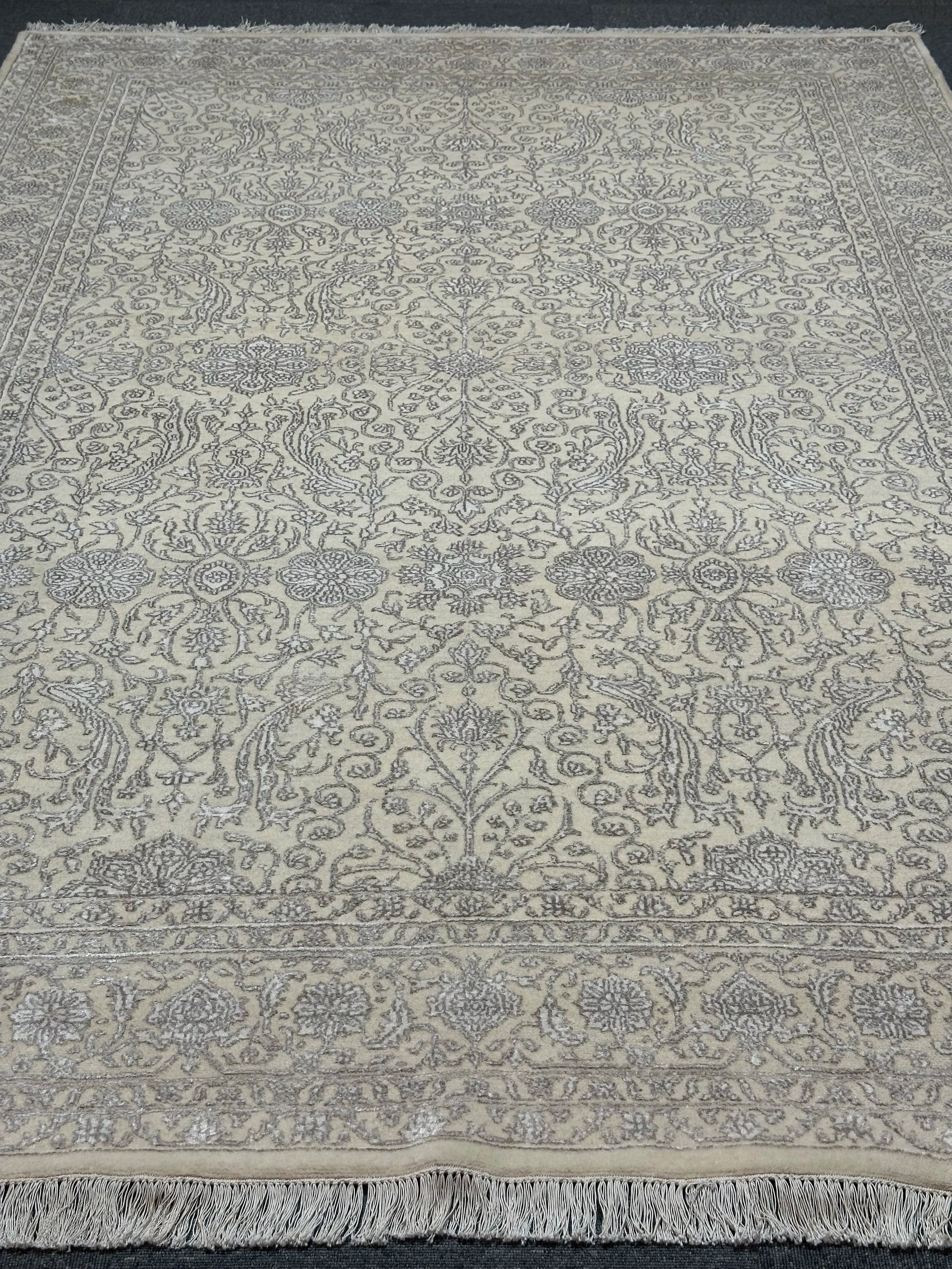 Fine Ziegler Wool & Silk Hand Knotted rug from India