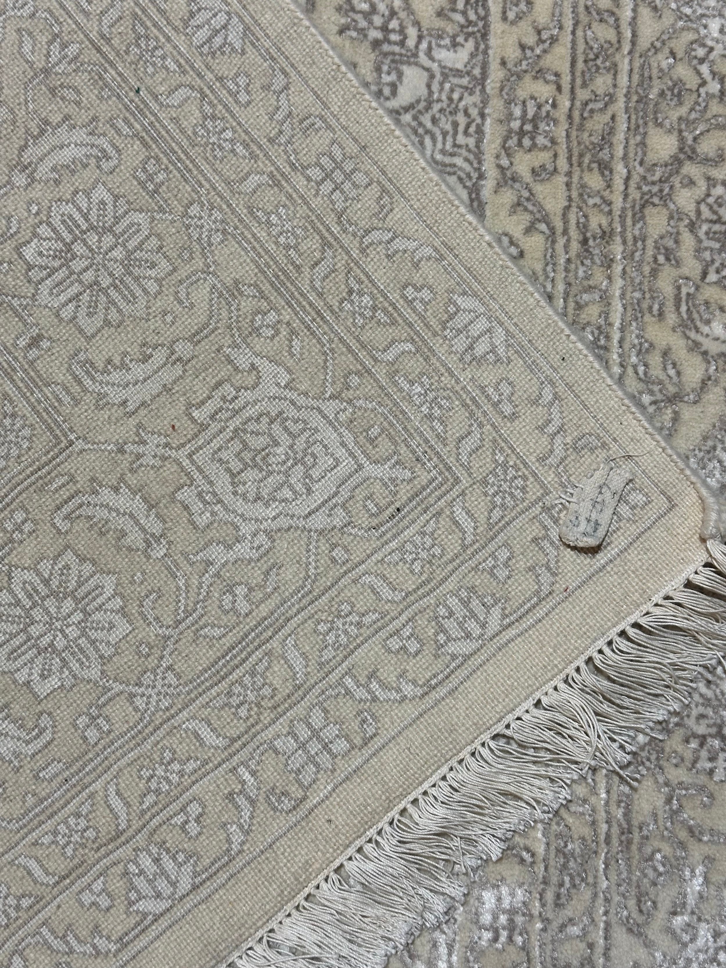 Fine Ziegler Wool & Silk Hand Knotted rug from India