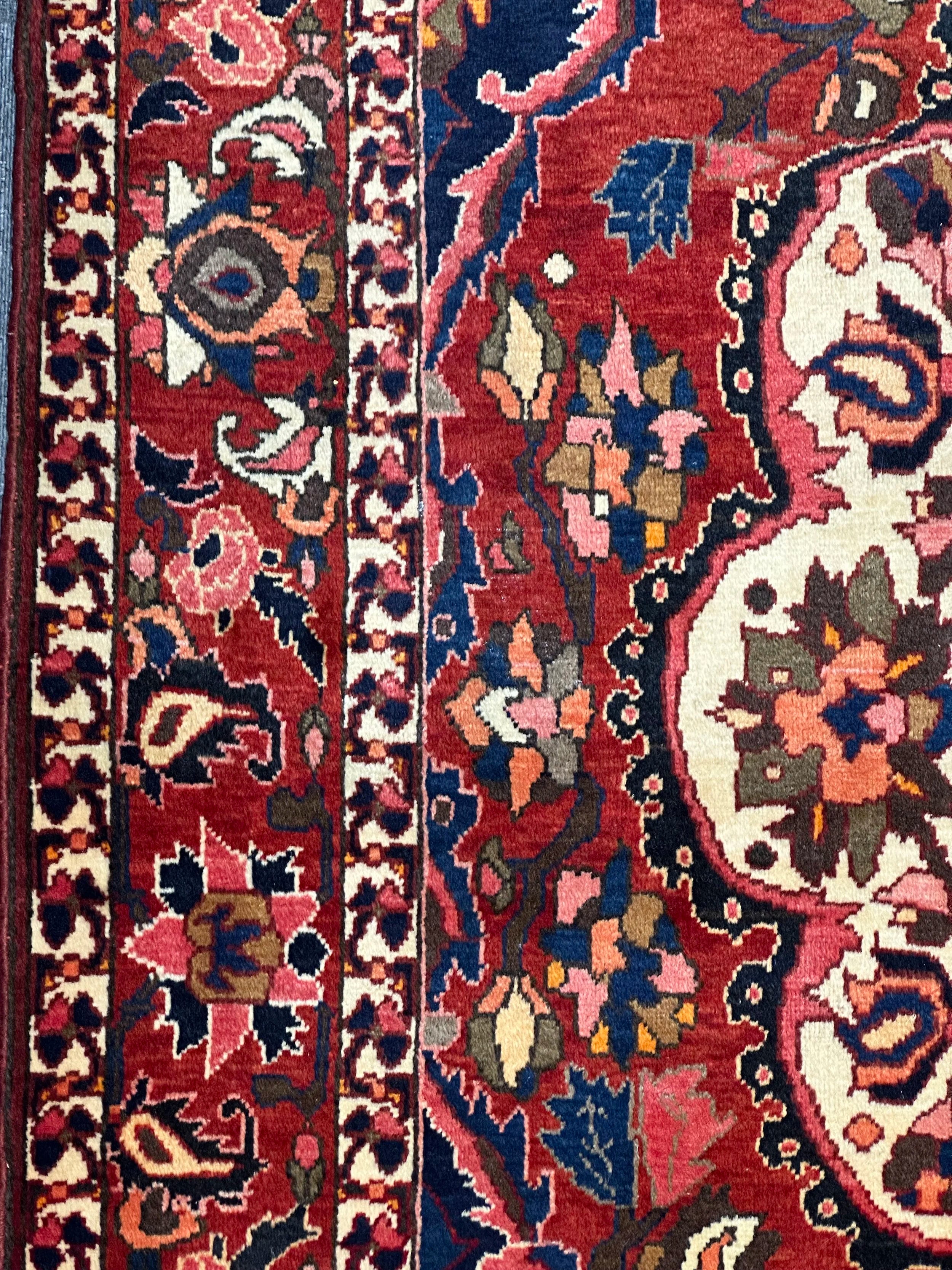 Persian Bahktiari floral design high density good for heavy traffic area Pure wool hand knotted