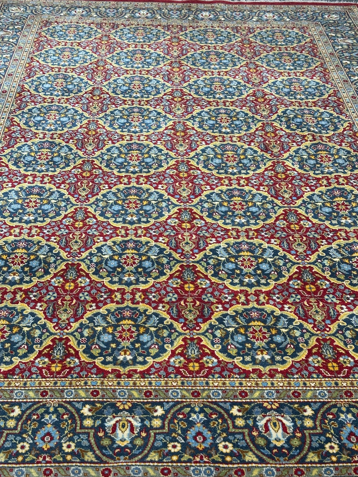 Fine Persian Mashad extremely finely Hand knotted rug 285x185cm