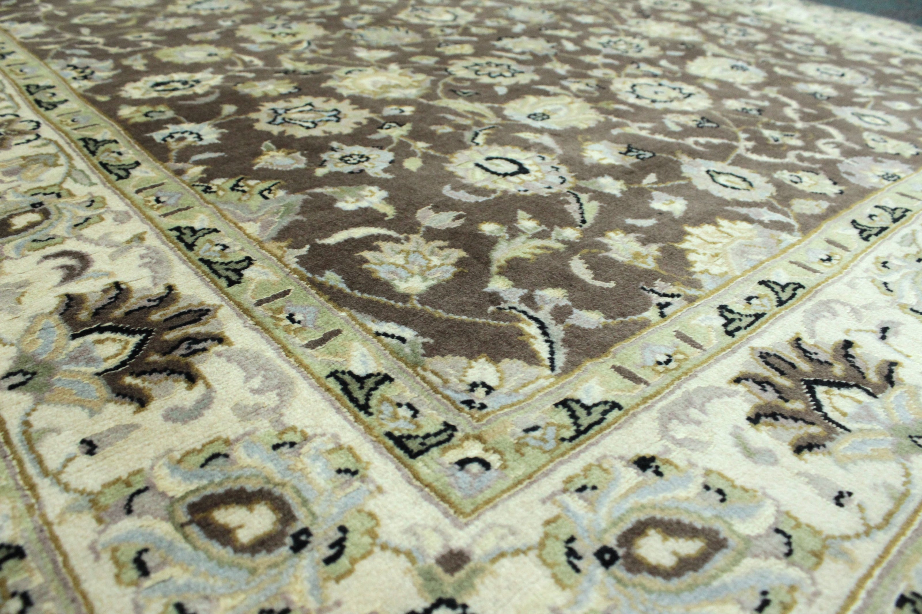 Kashmiri Rug  - 185 cm x 125 cm