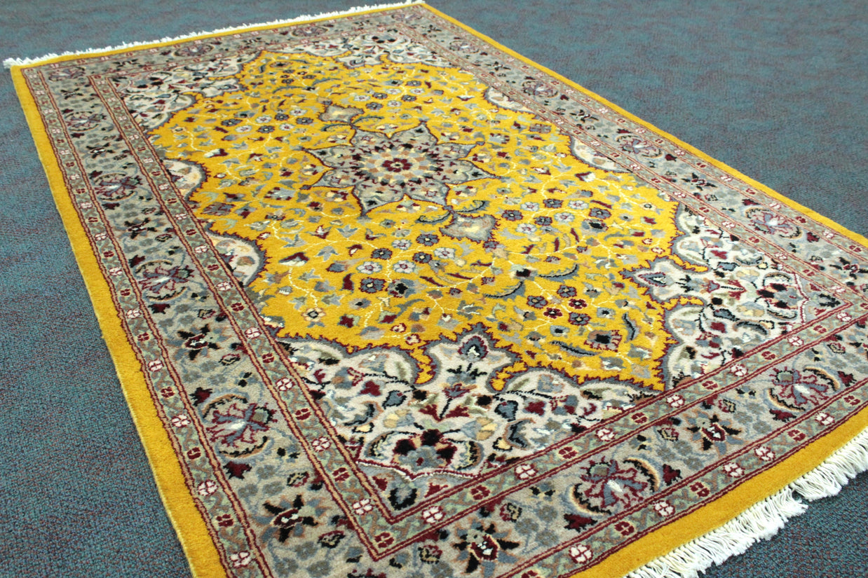 Kashmiri Rug  - 192 cm x 123 cm
