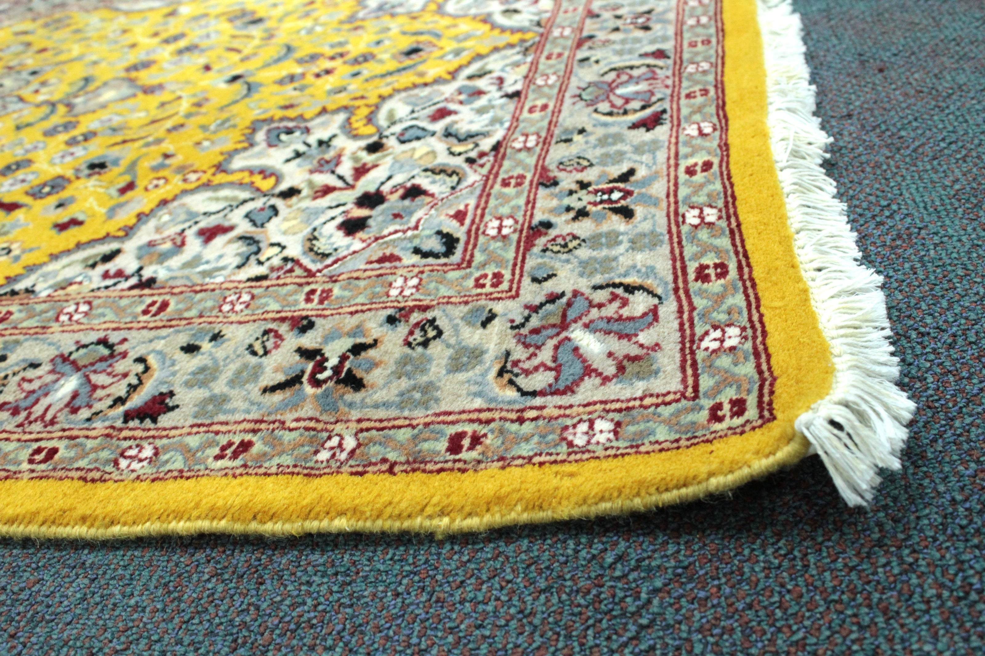 Kashmiri Rug  - 192 cm x 123 cm
