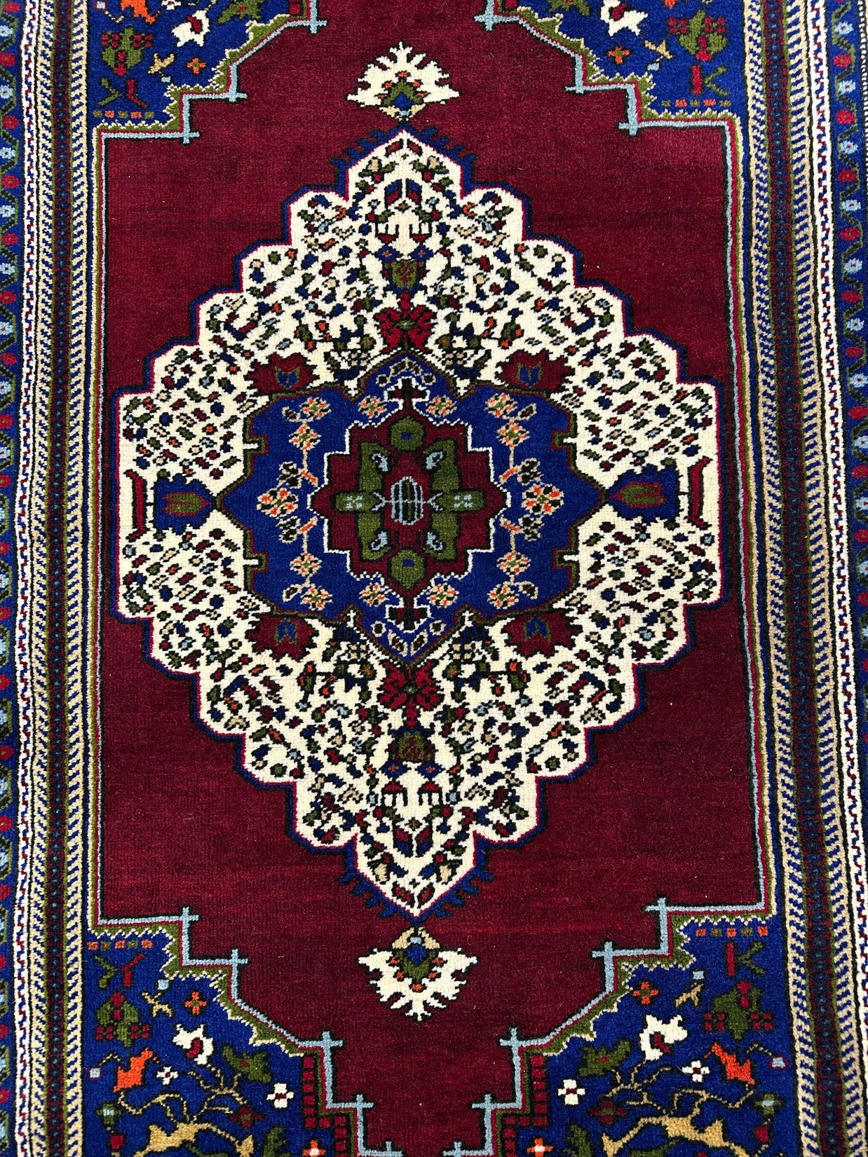 Turkish Rug - 235 cm x 150 cm