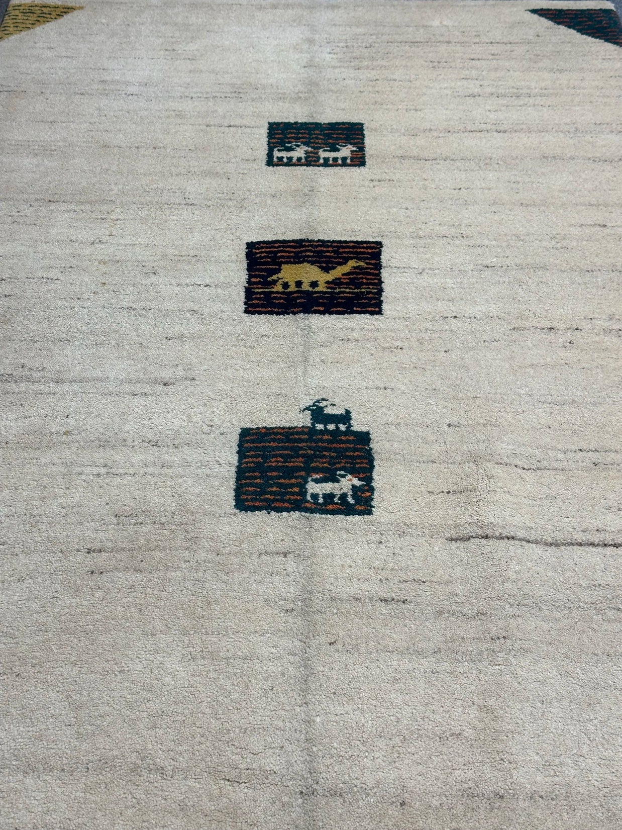 Handmade Gabbeh Simply Natural Beauty