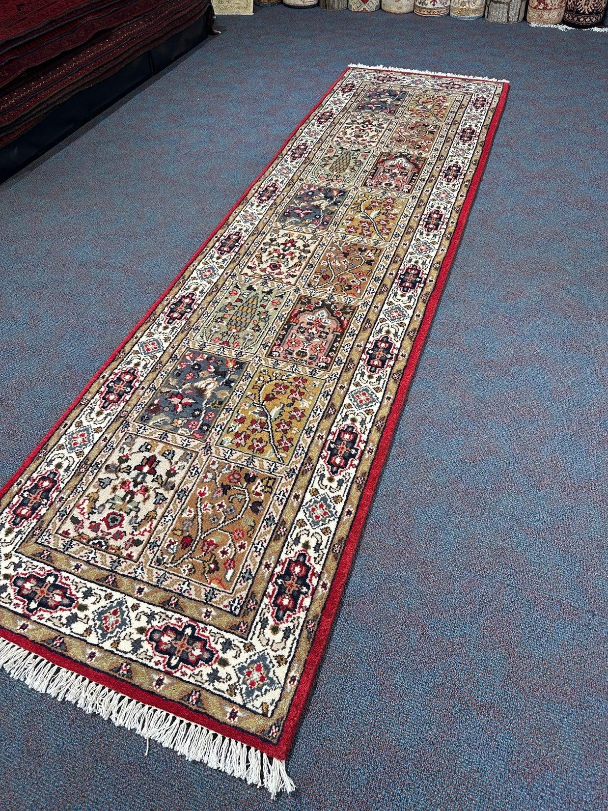 Bakhtiari Rug - 292 cm x 81 cm