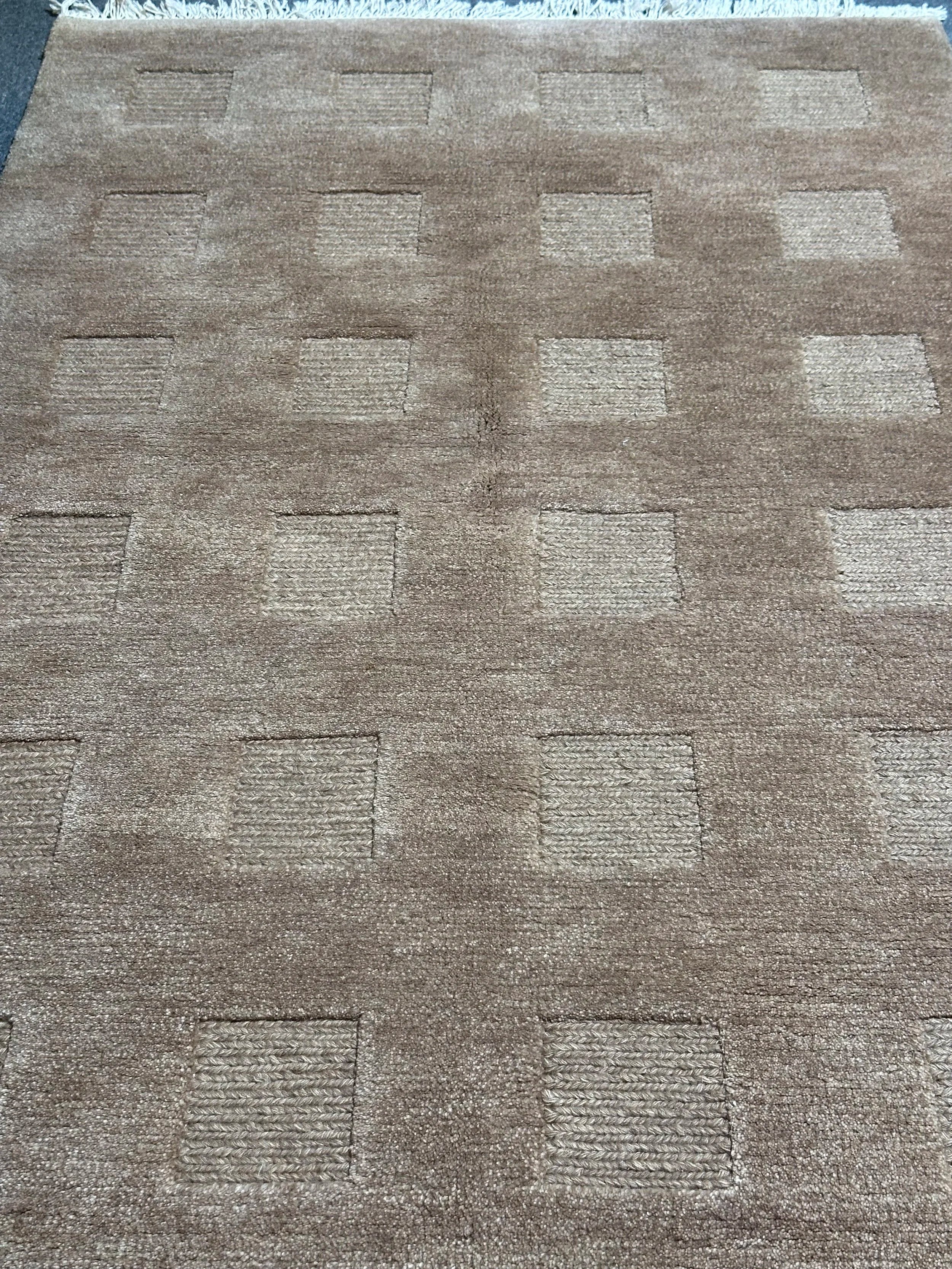 Pure Wool pile Hand knotted Rug from India