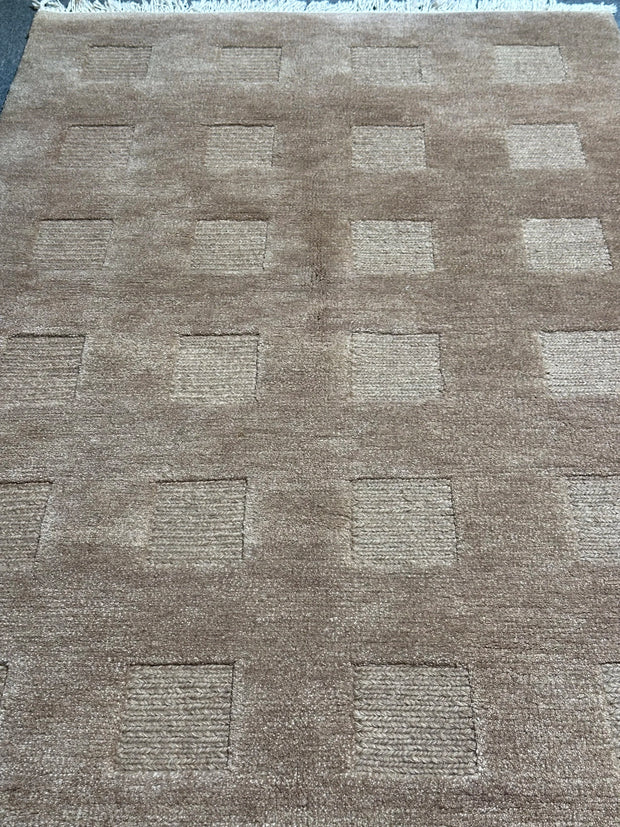 Pure Wool pile Hand knotted Rug from India