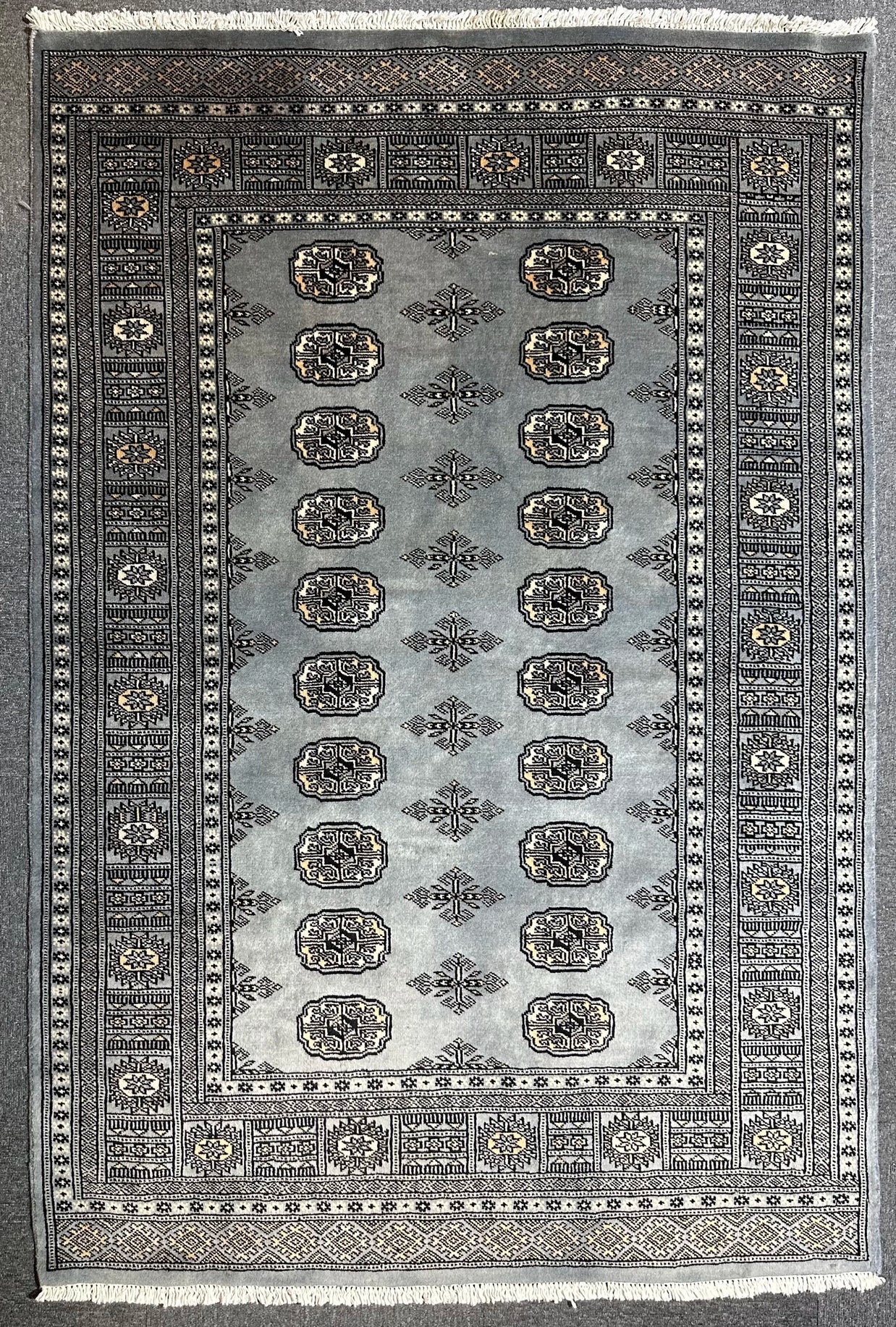 Mori Bohkara Hand knocked high quality NZ wool pile Rug from Pakistan 190x126cm