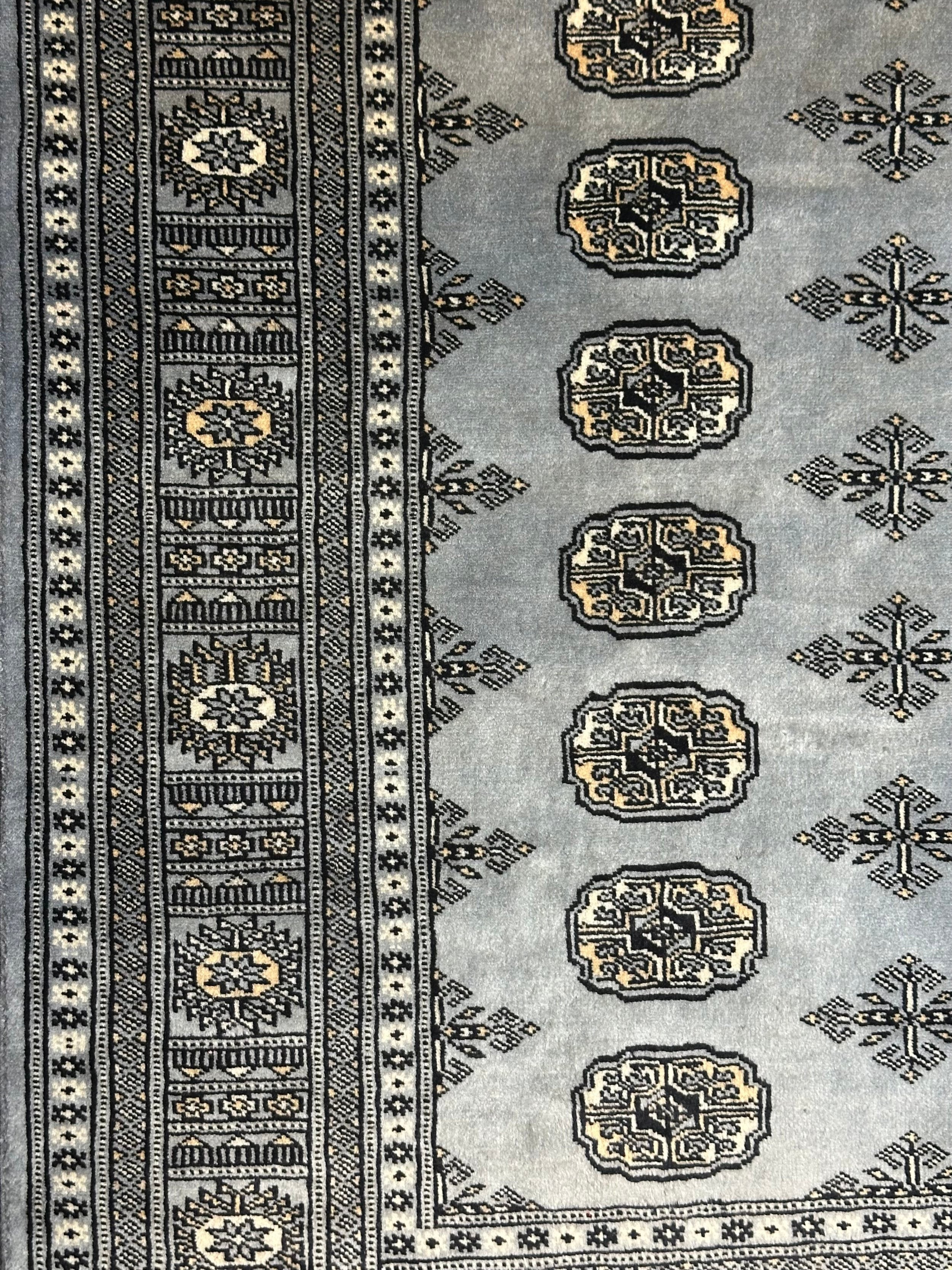 Mori Bohkara Hand knocked high quality NZ wool pile Rug from Pakistan 190x126cm