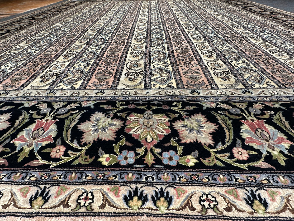 Kashmiri Rug  - 321 cm x 244 cm