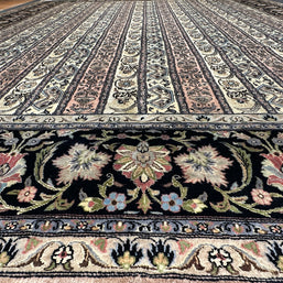 Kashmiri Rug  - 321 cm x 244 cm