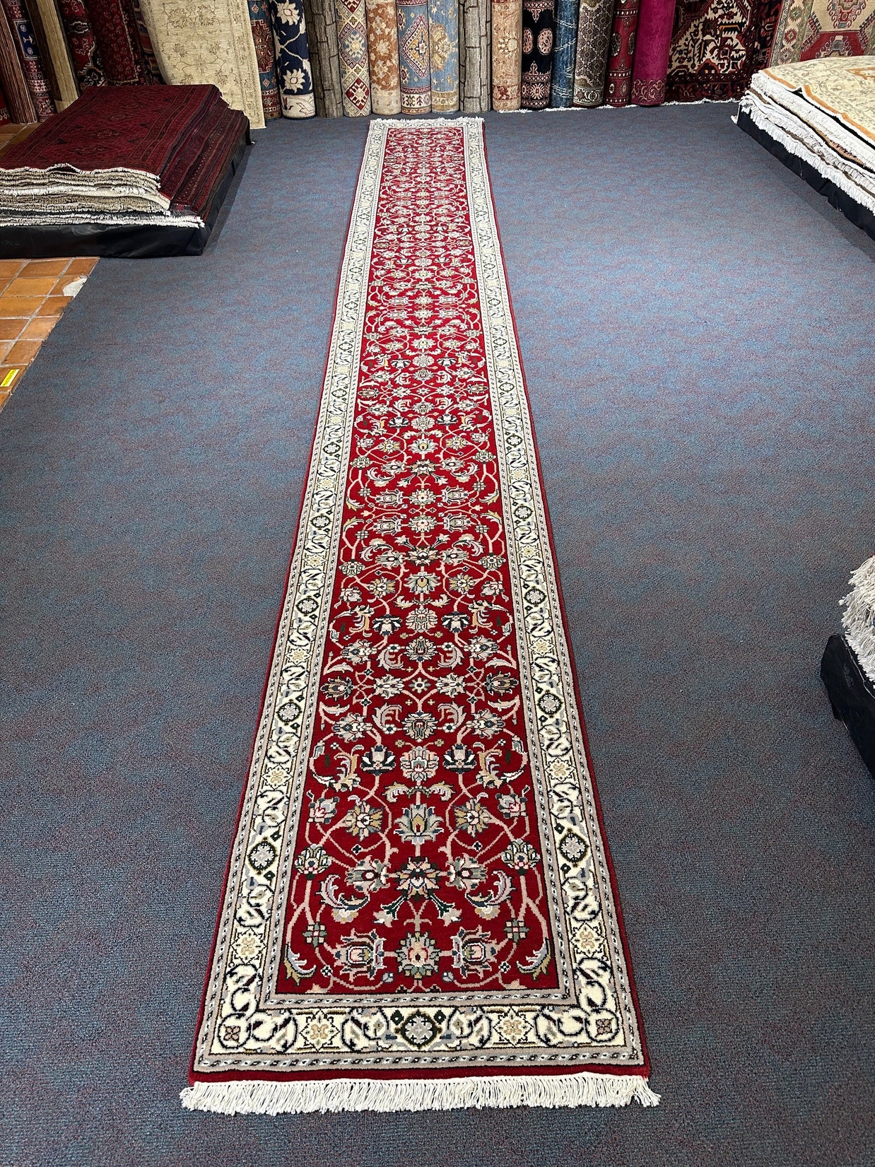 Ziegler Rug - 596 cm x 78 cm