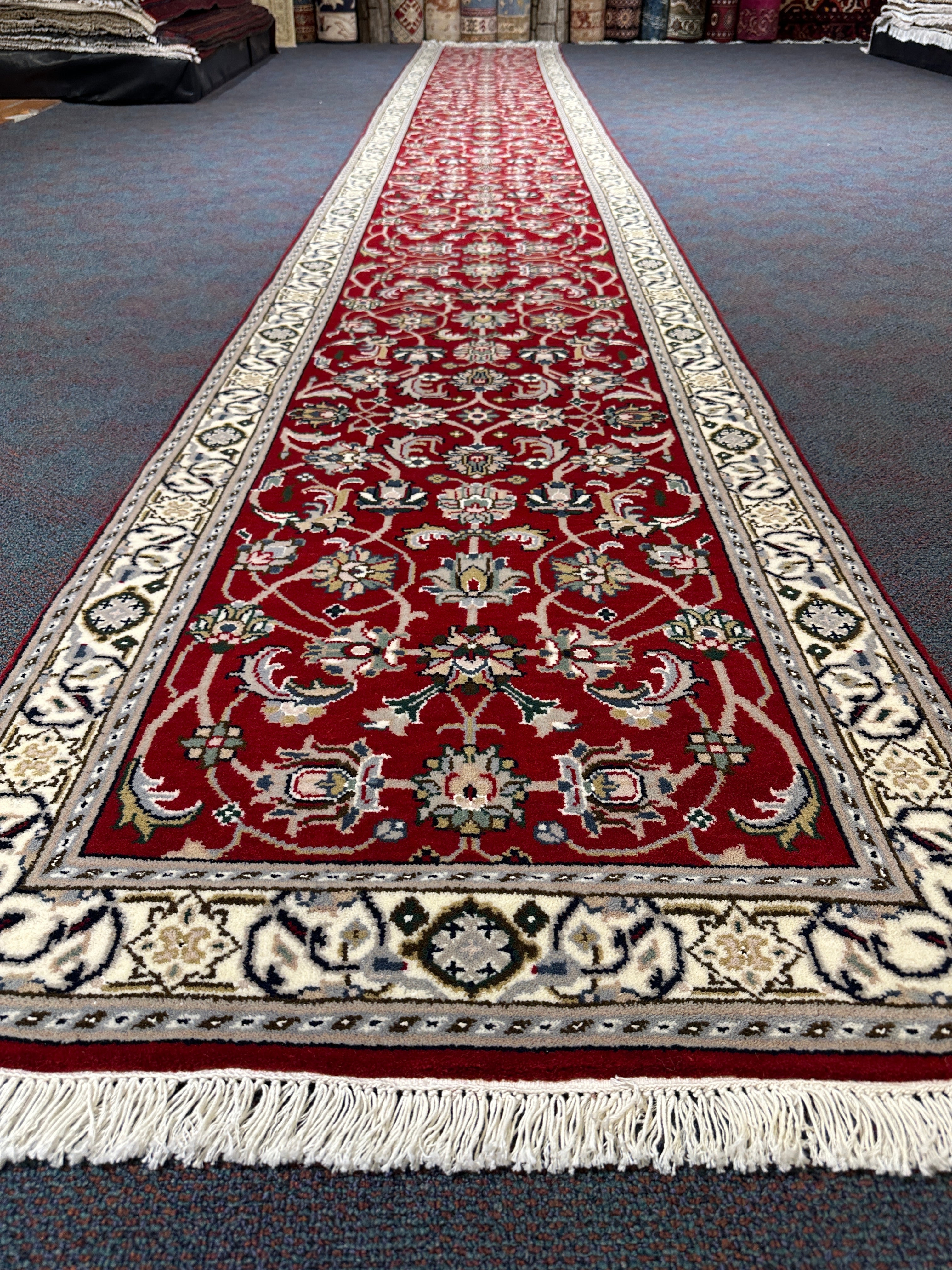 Ziegler Rug - 596 cm x 78 cm