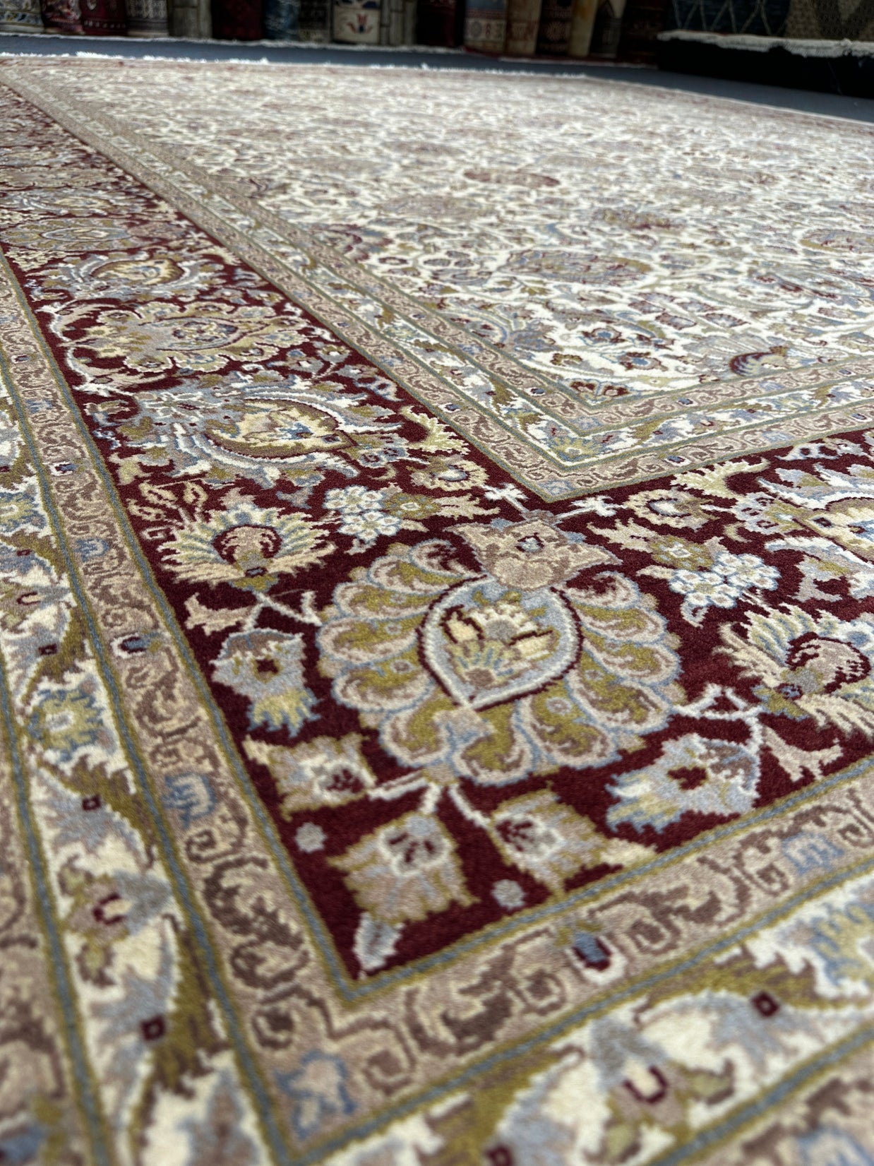 Kashmiri Rug  - 310 cm x 249 cm