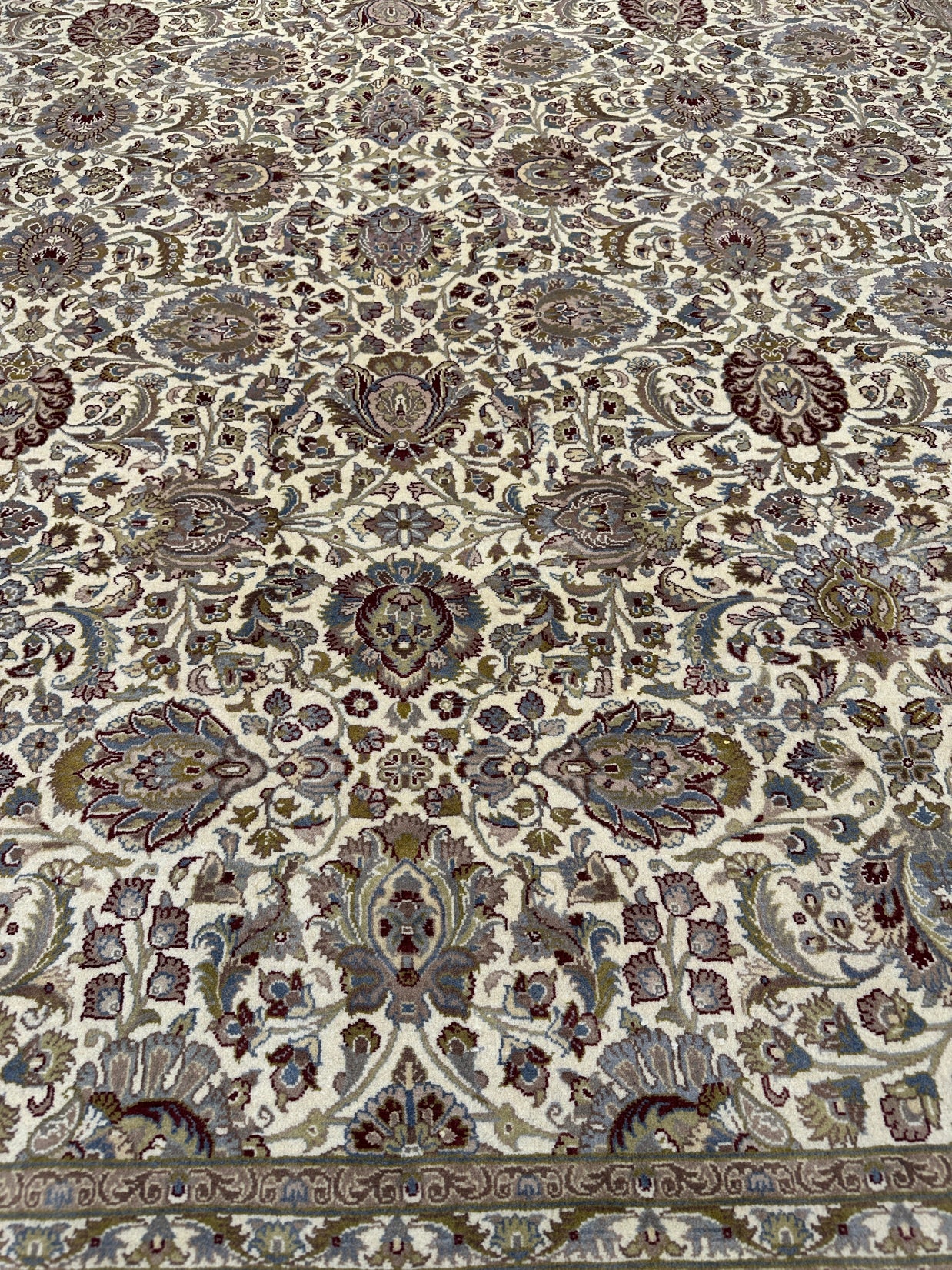 Kashmiri Rug  - 310 cm x 249 cm