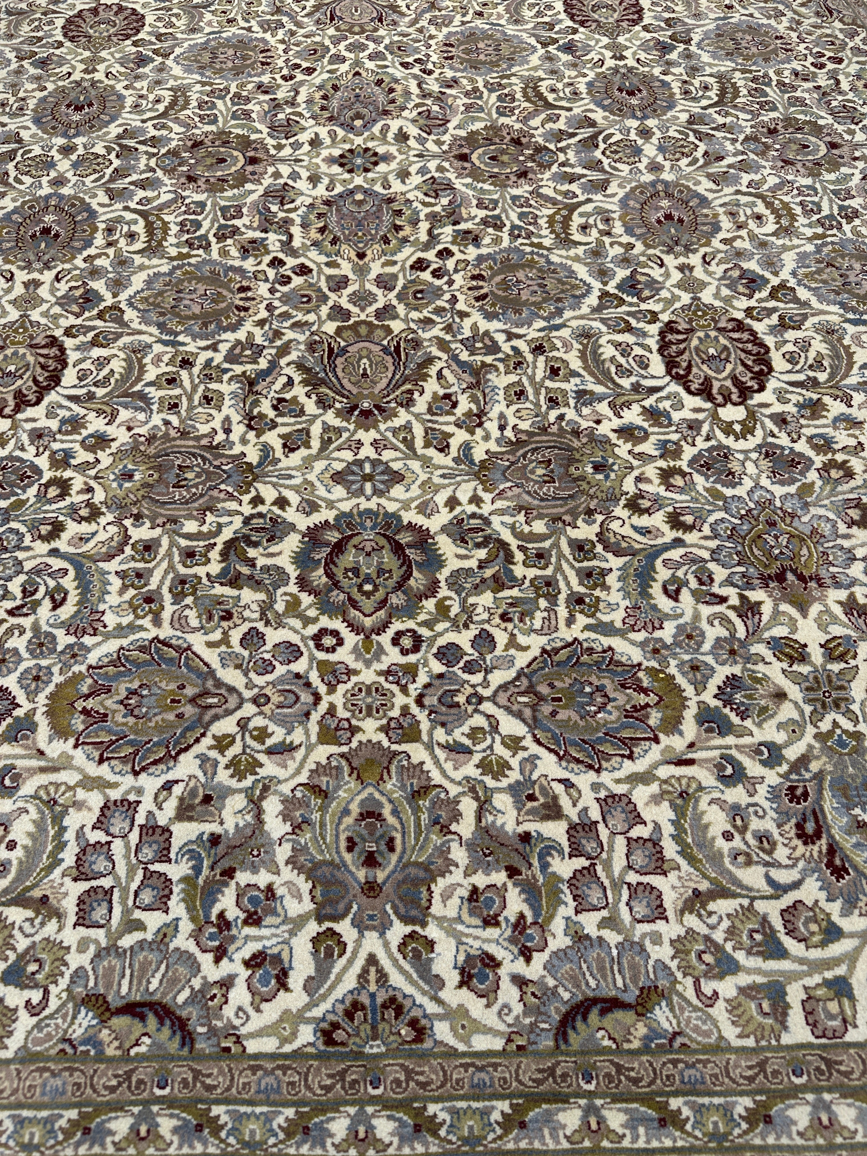 Kashmiri Rug  - 310 cm x 249 cm