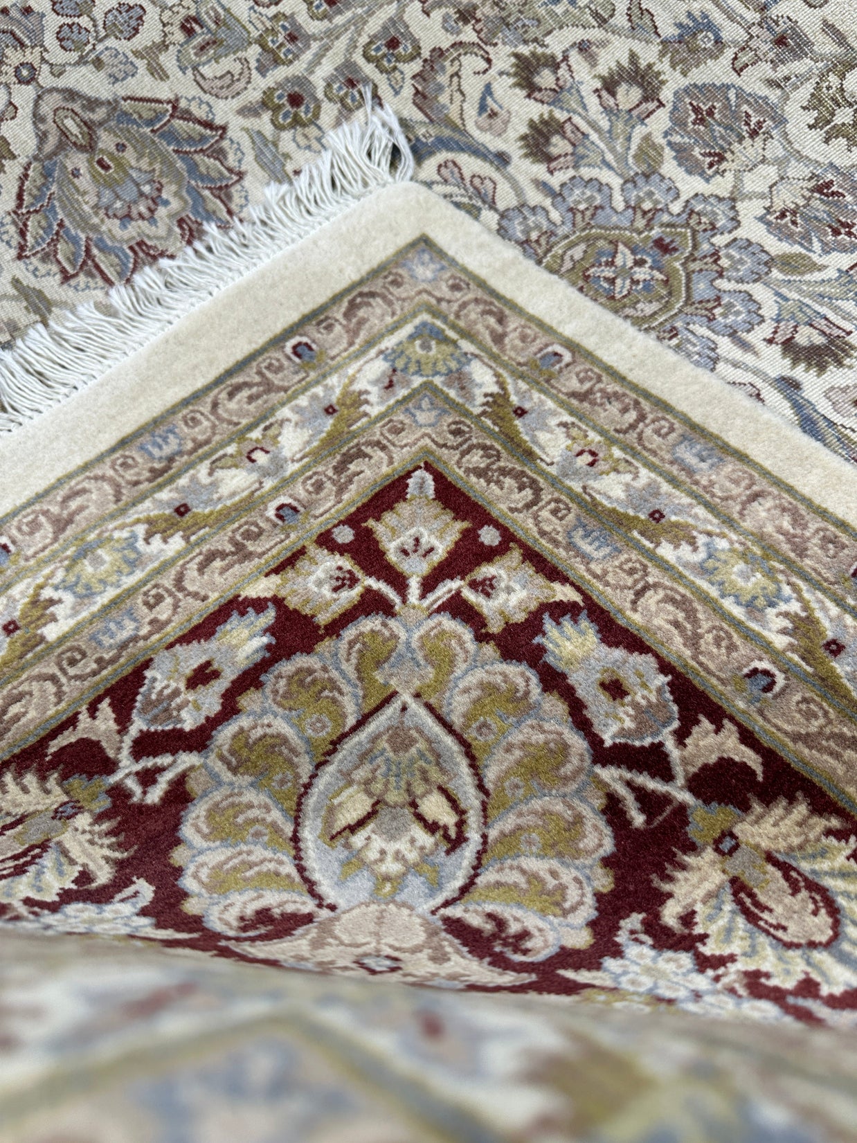 Kashmiri Rug  - 310 cm x 249 cm