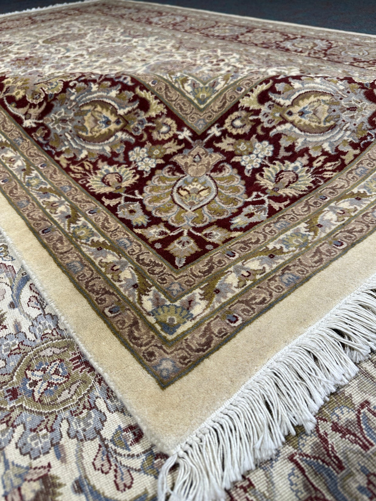 Kashmiri Rug  - 310 cm x 249 cm