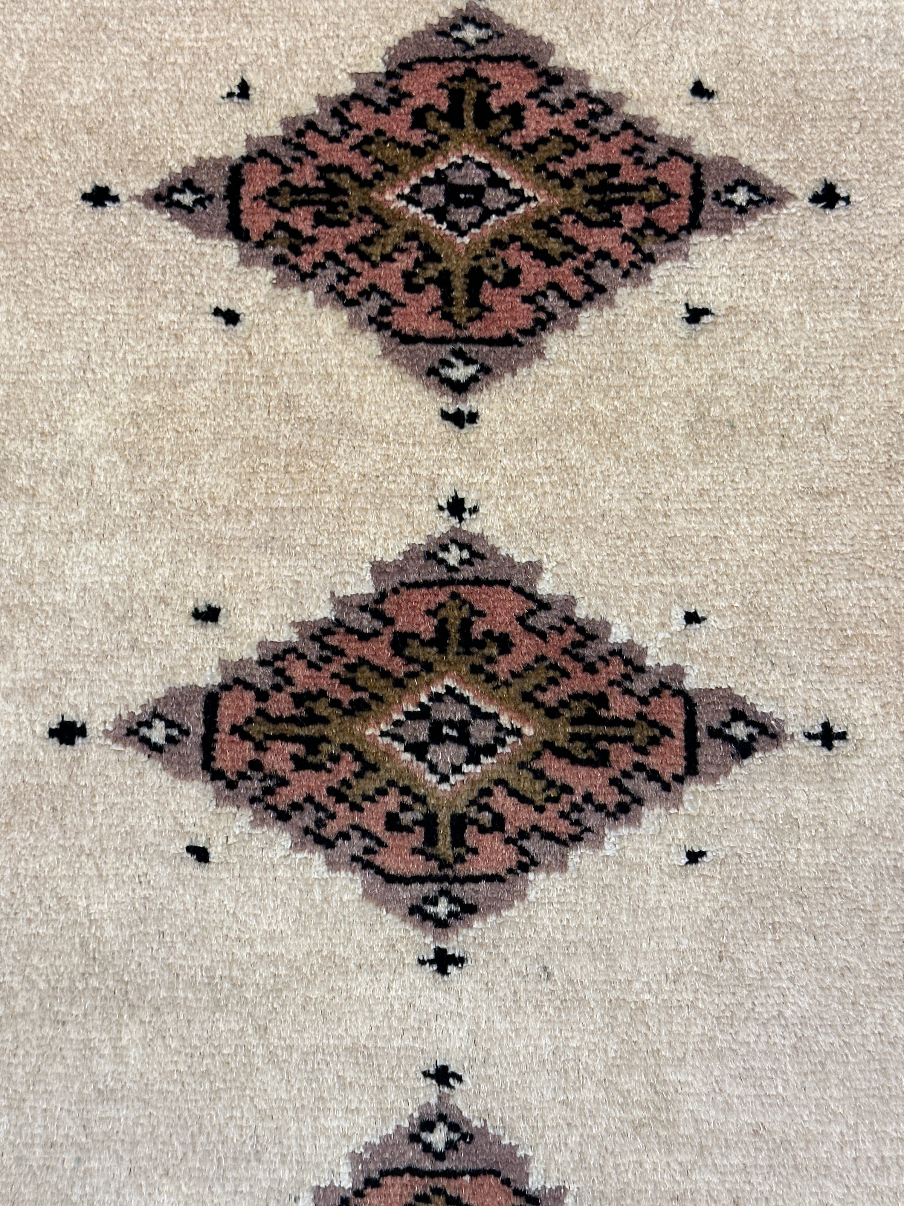 Jaldar Rug - 432 cm x 81 cm