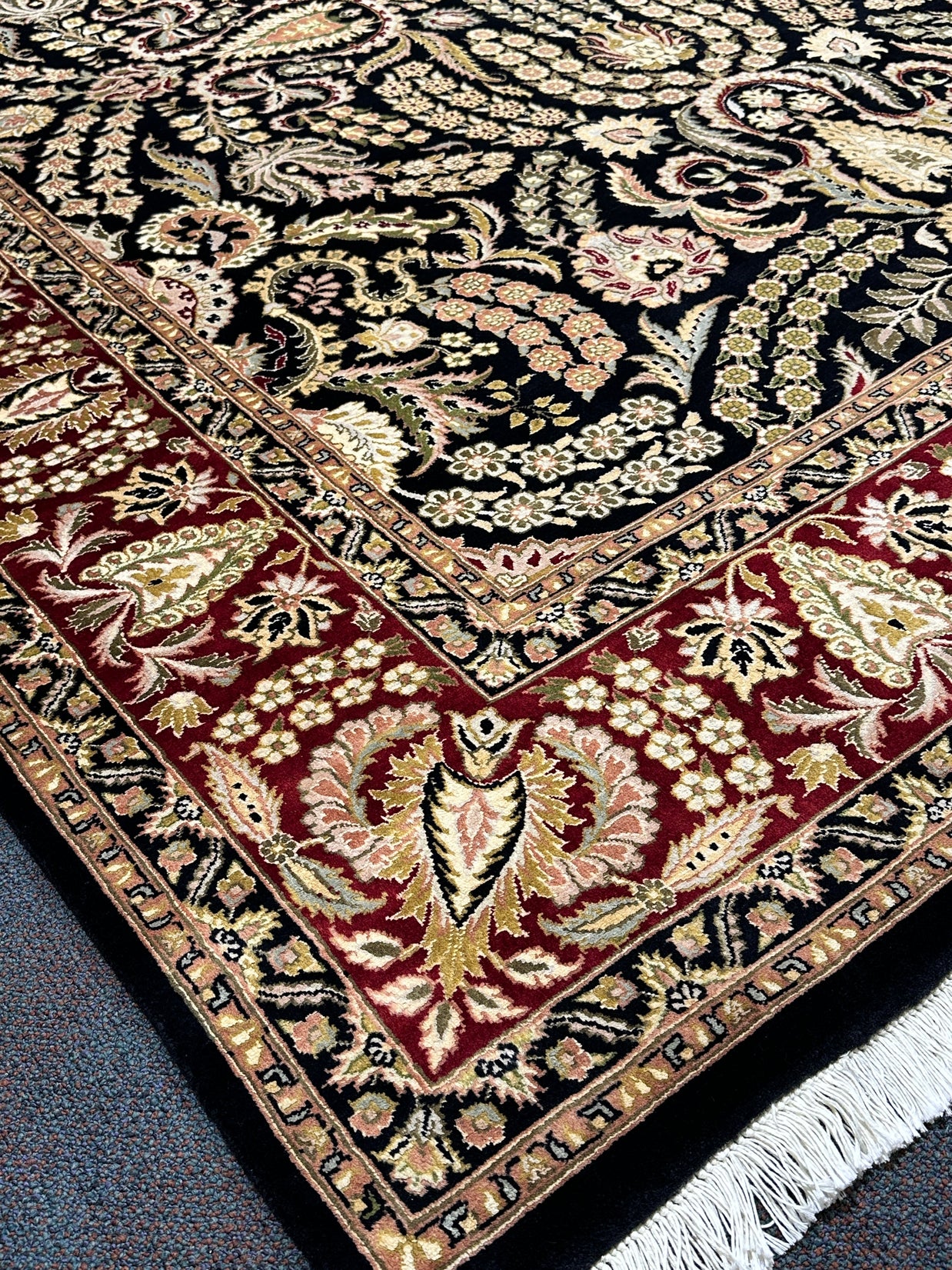 Kashmiri Rug  - 302 cm x 240 cm