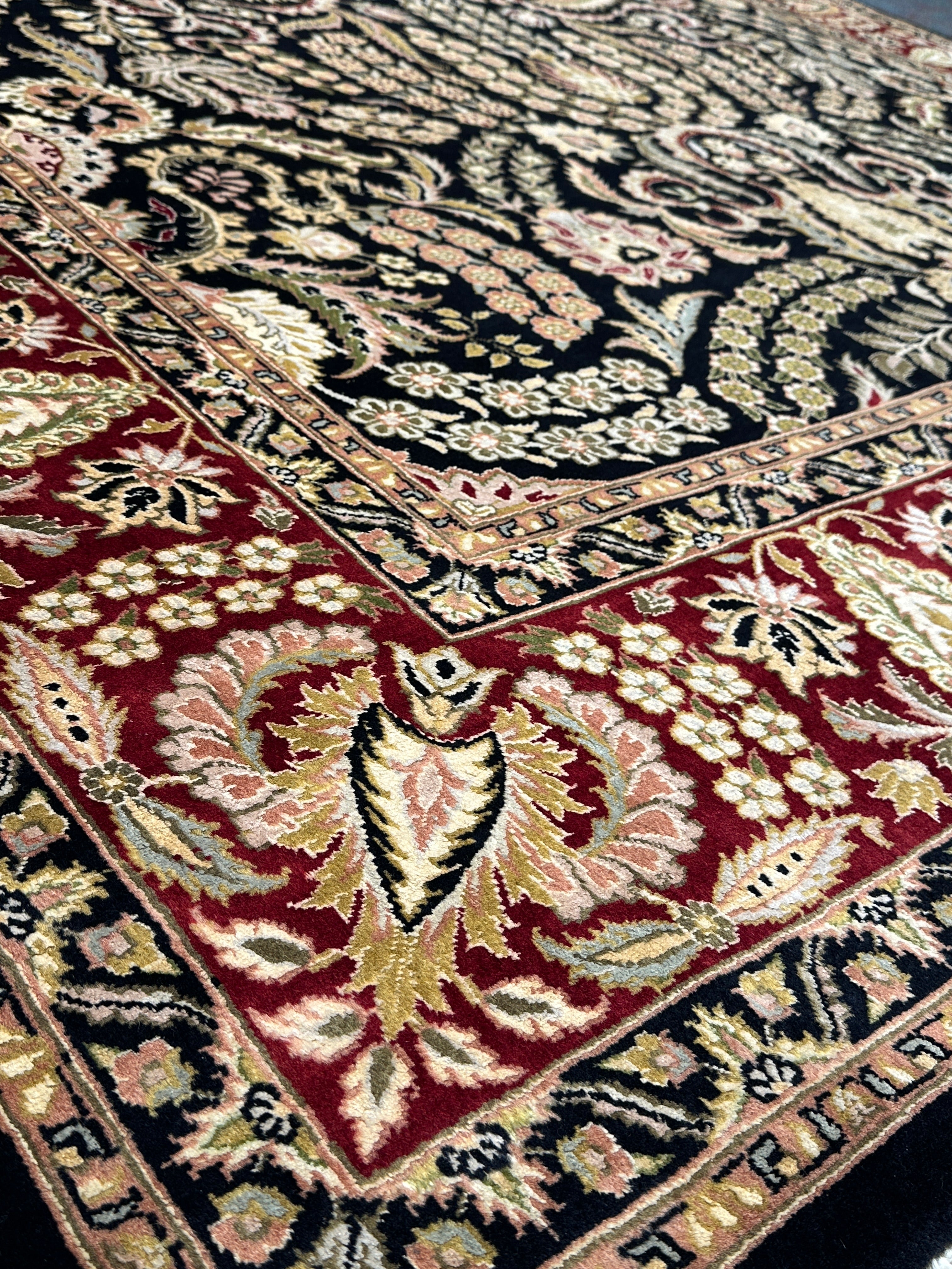 Kashmiri Rug  - 302 cm x 240 cm