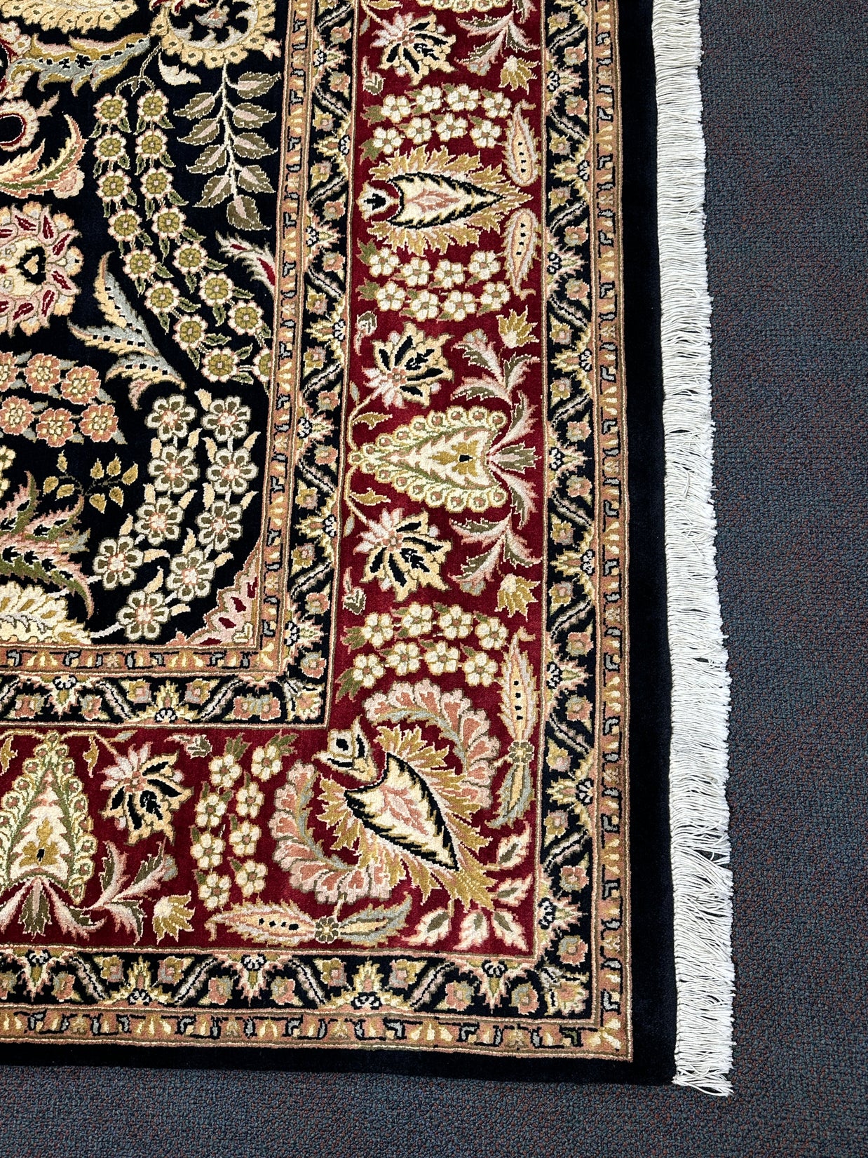 Kashmiri Rug  - 302 cm x 240 cm