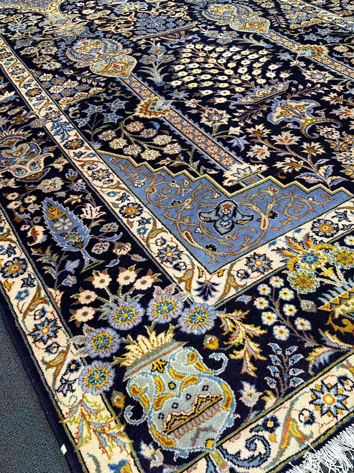 Najafabad Rug - 363 cm x 250 cm