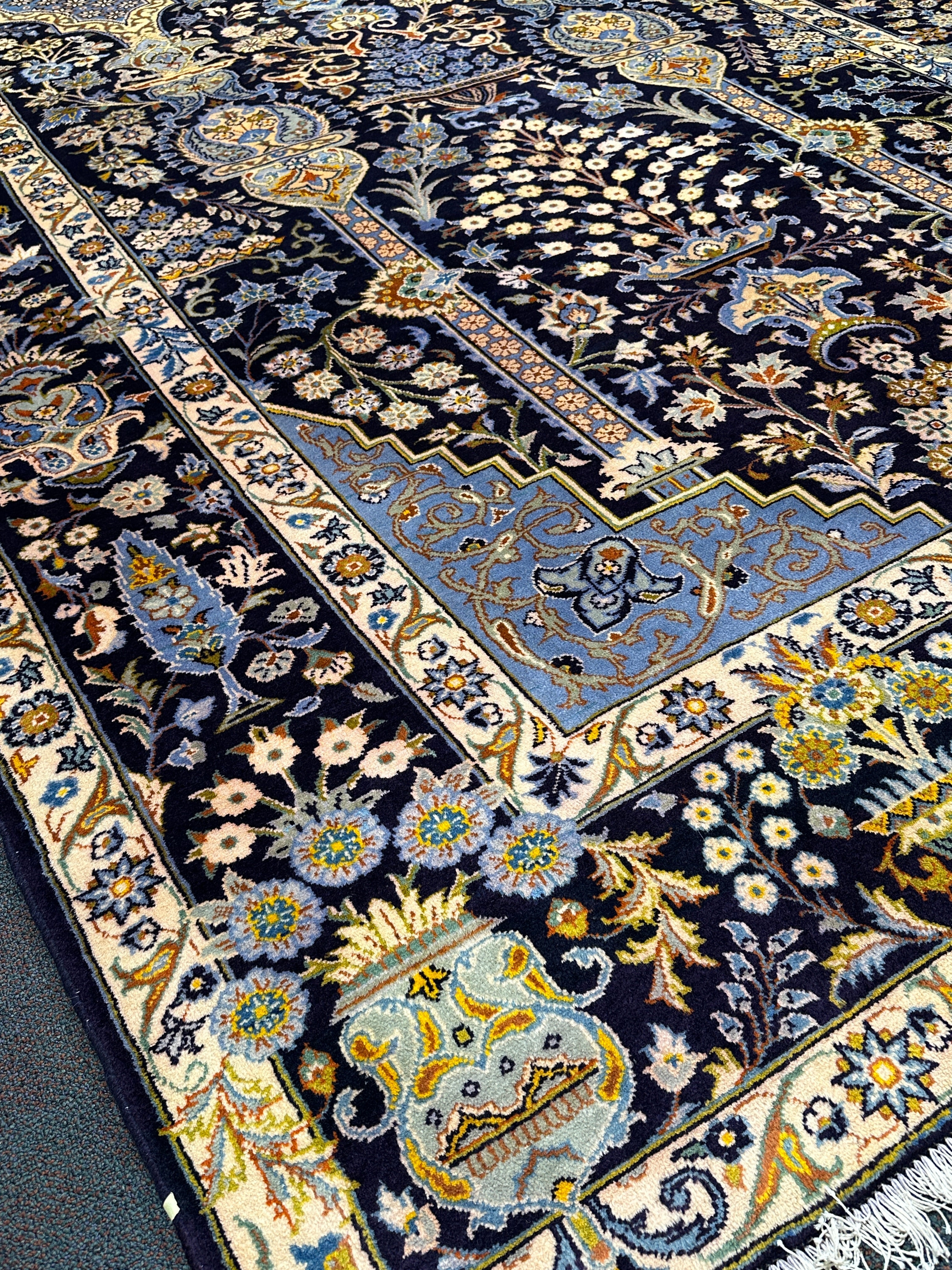Najafabad Rug - 363 cm x 250 cm