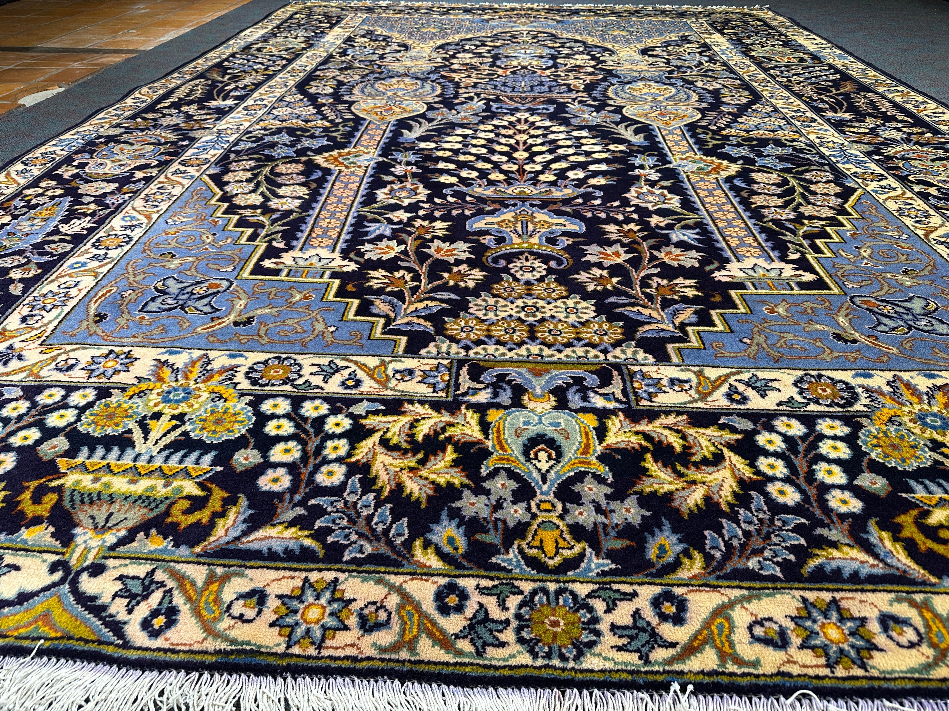 Najafabad Rug - 363 cm x 250 cm