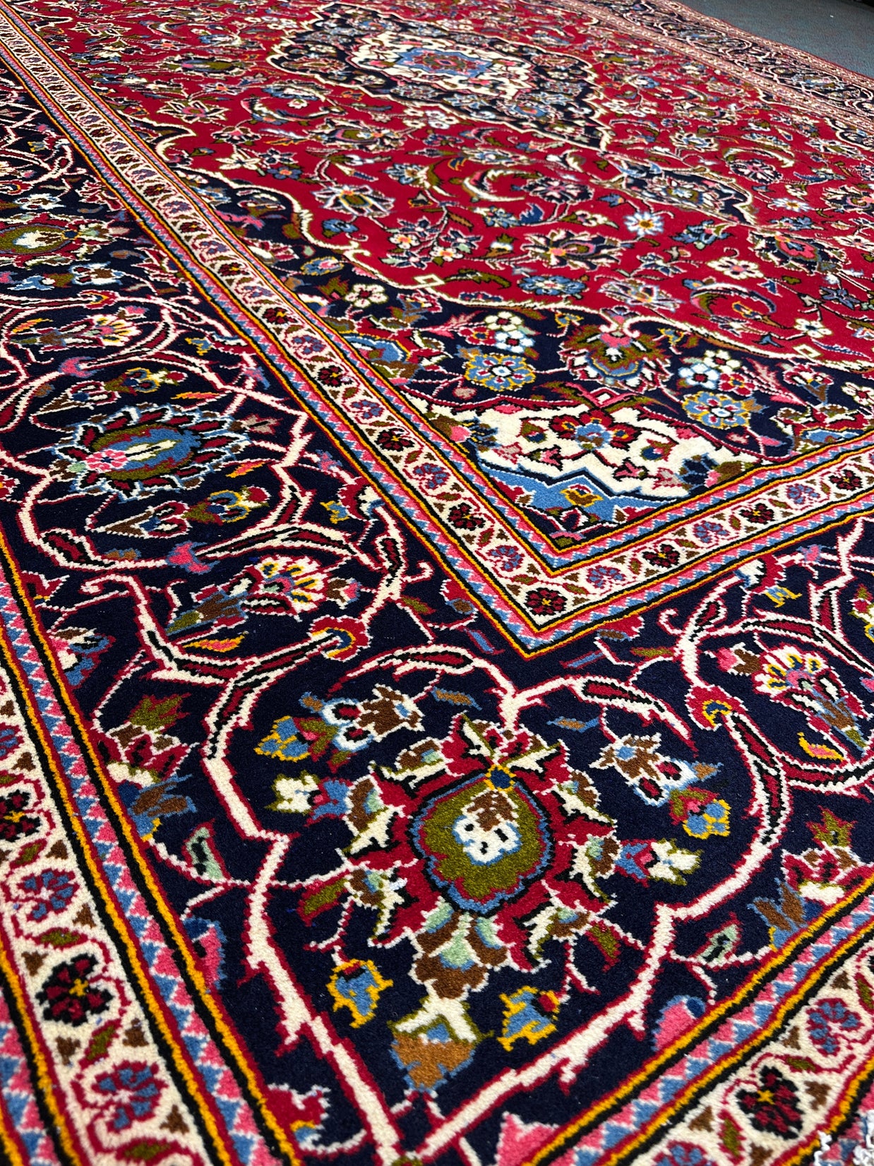Mashad Rug - 342 cm x 240 cm