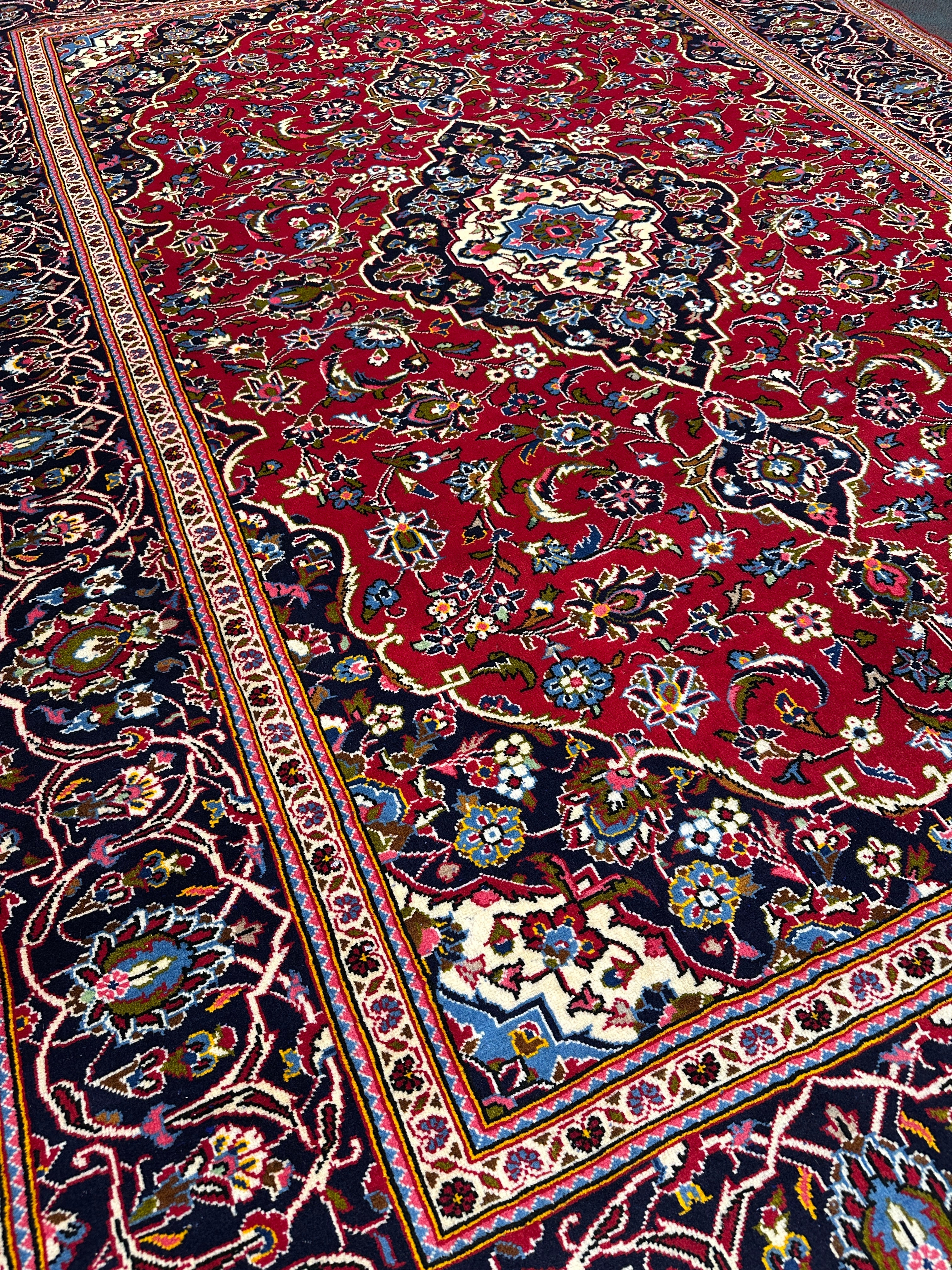Mashad Rug - 342 cm x 240 cm