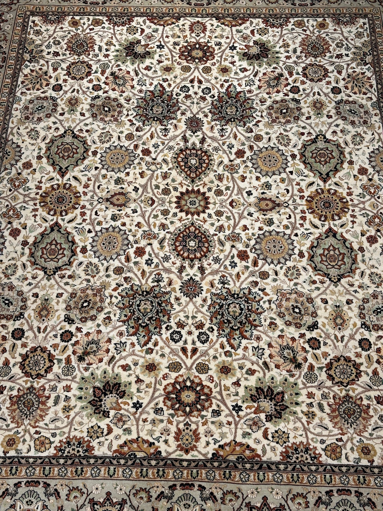Kashmiri Rug  - 303 cm x 246 cm