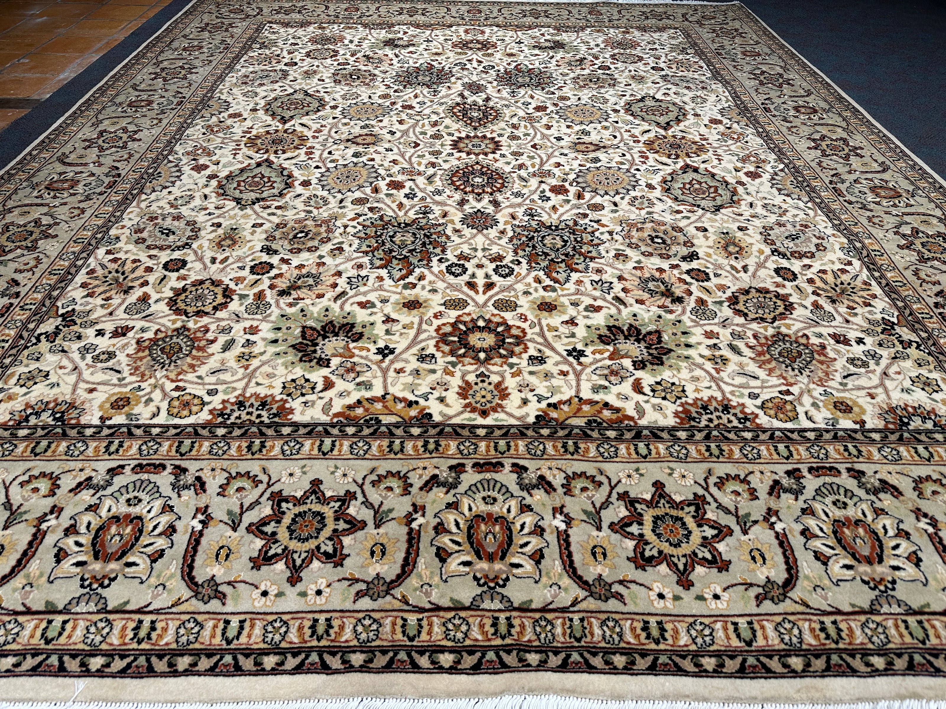 Kashmiri Rug  - 303 cm x 246 cm
