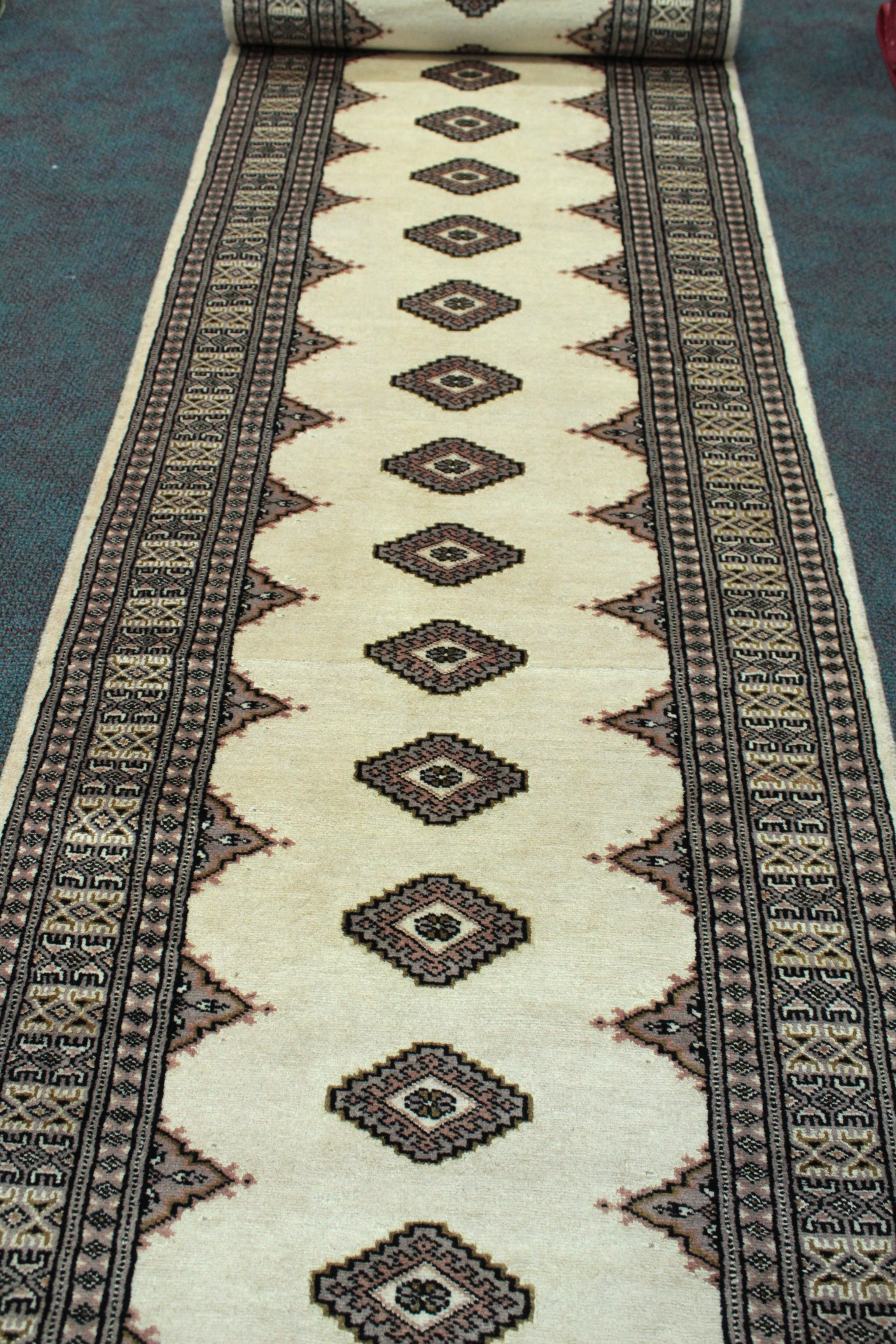 Jaldar Rug  - 440 cm x 79 cm