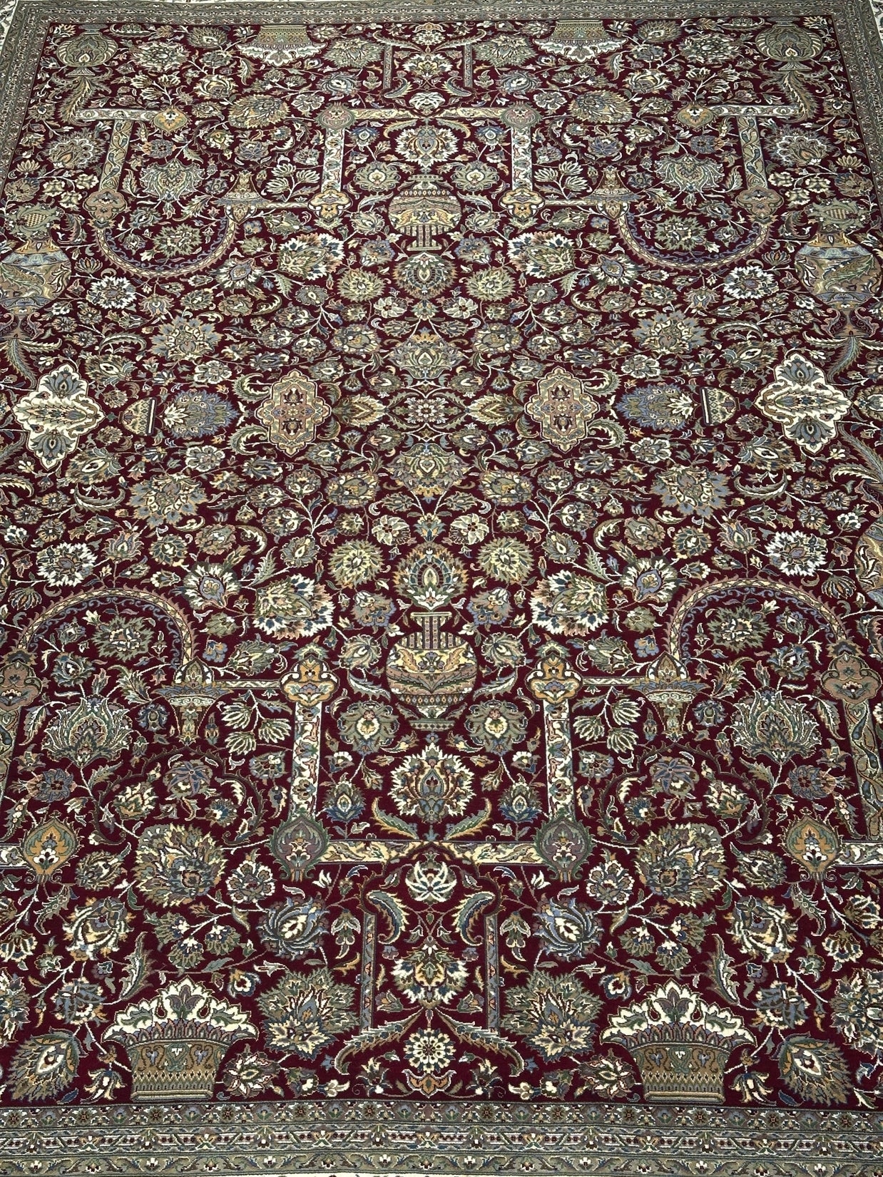 Kashmiri Rug  - 371 cm x 282 cm