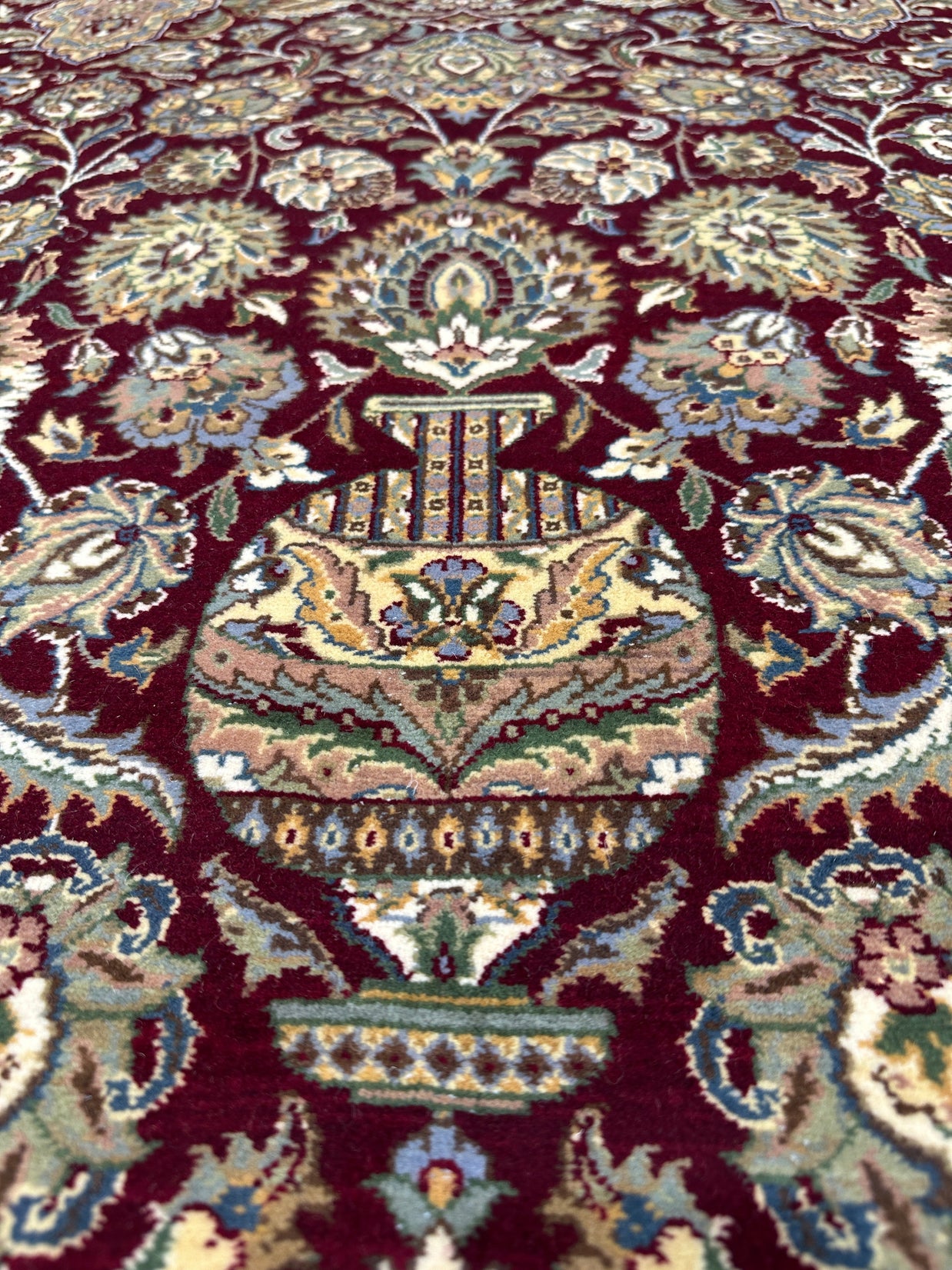 Kashmiri Rug  - 371 cm x 282 cm