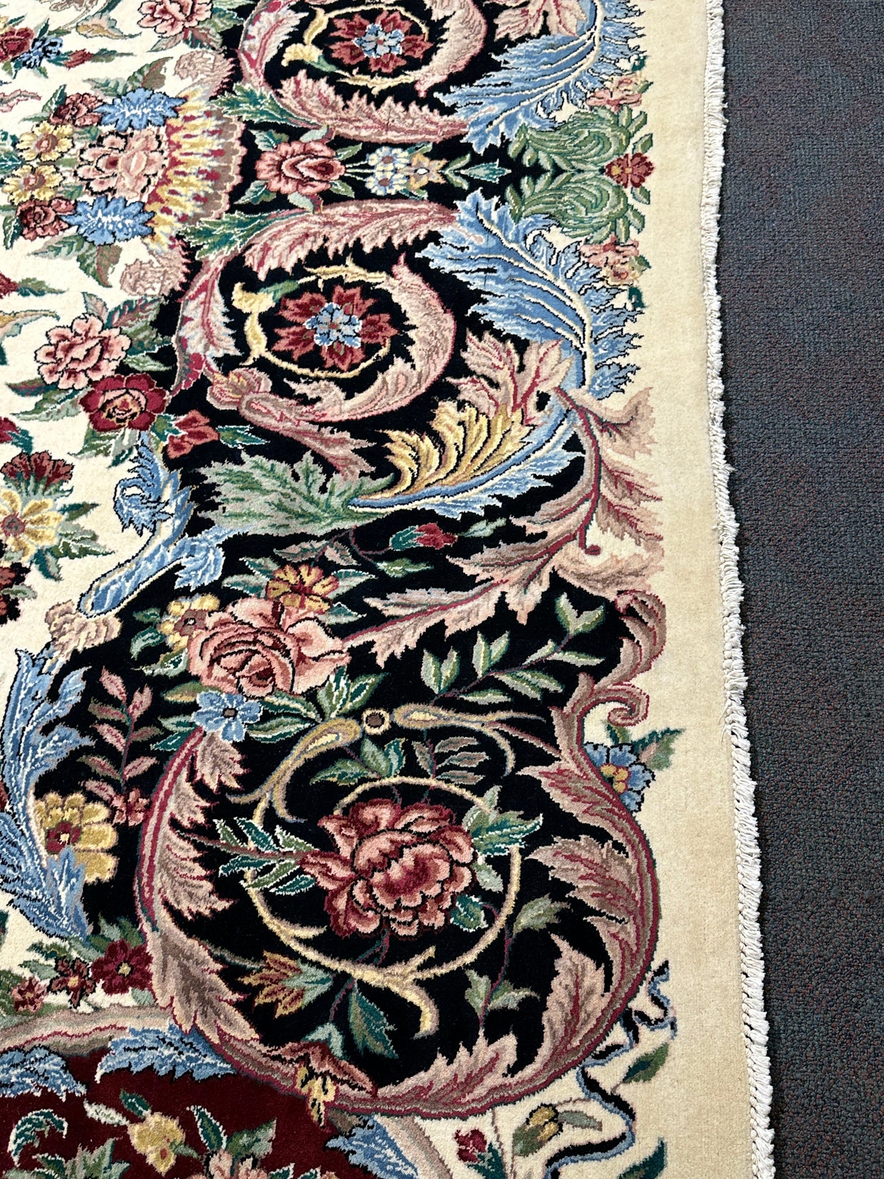 French Flower Rug - 434 cm x 298 cm