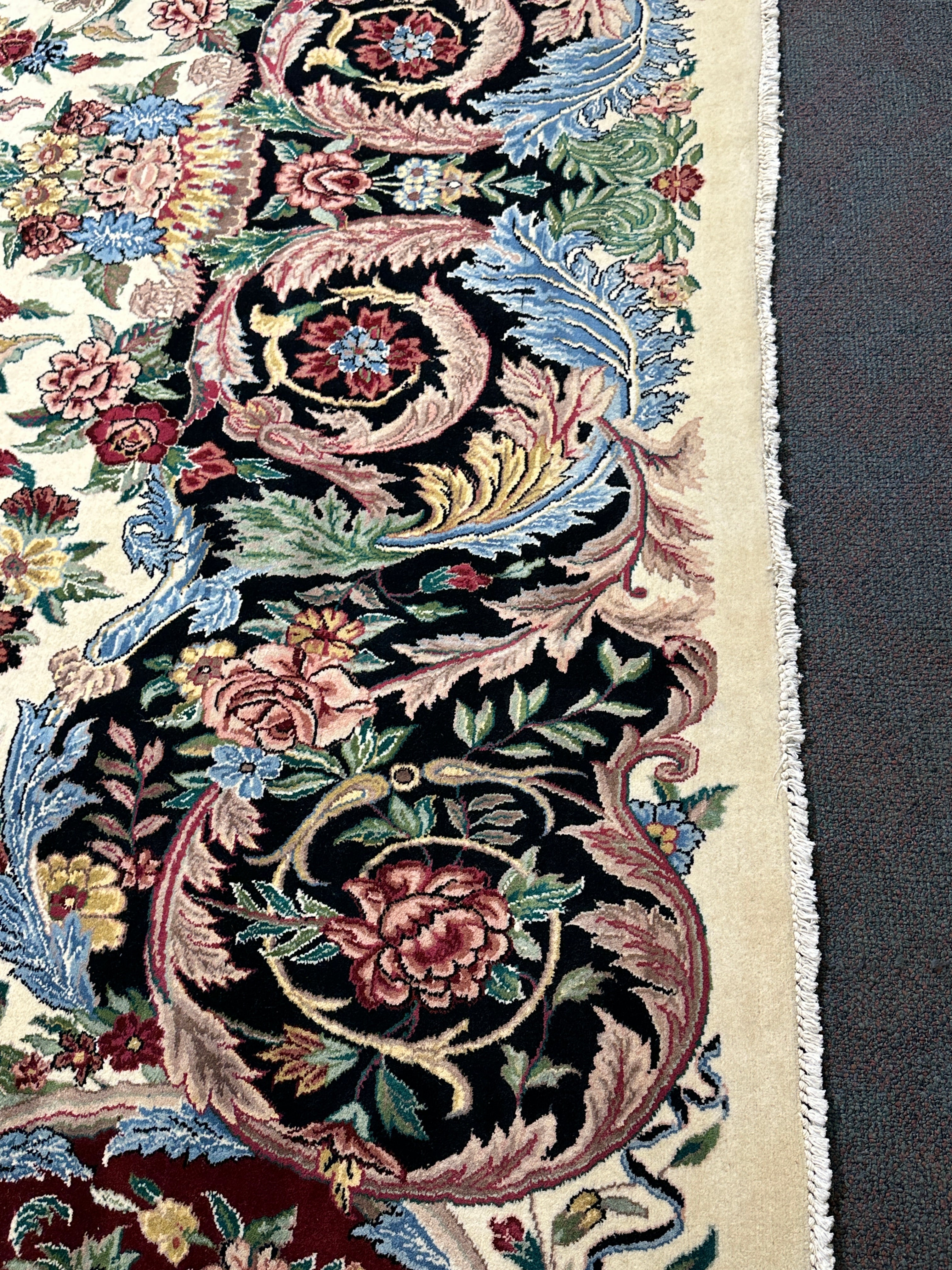 French Flower Rug - 434 cm x 298 cm
