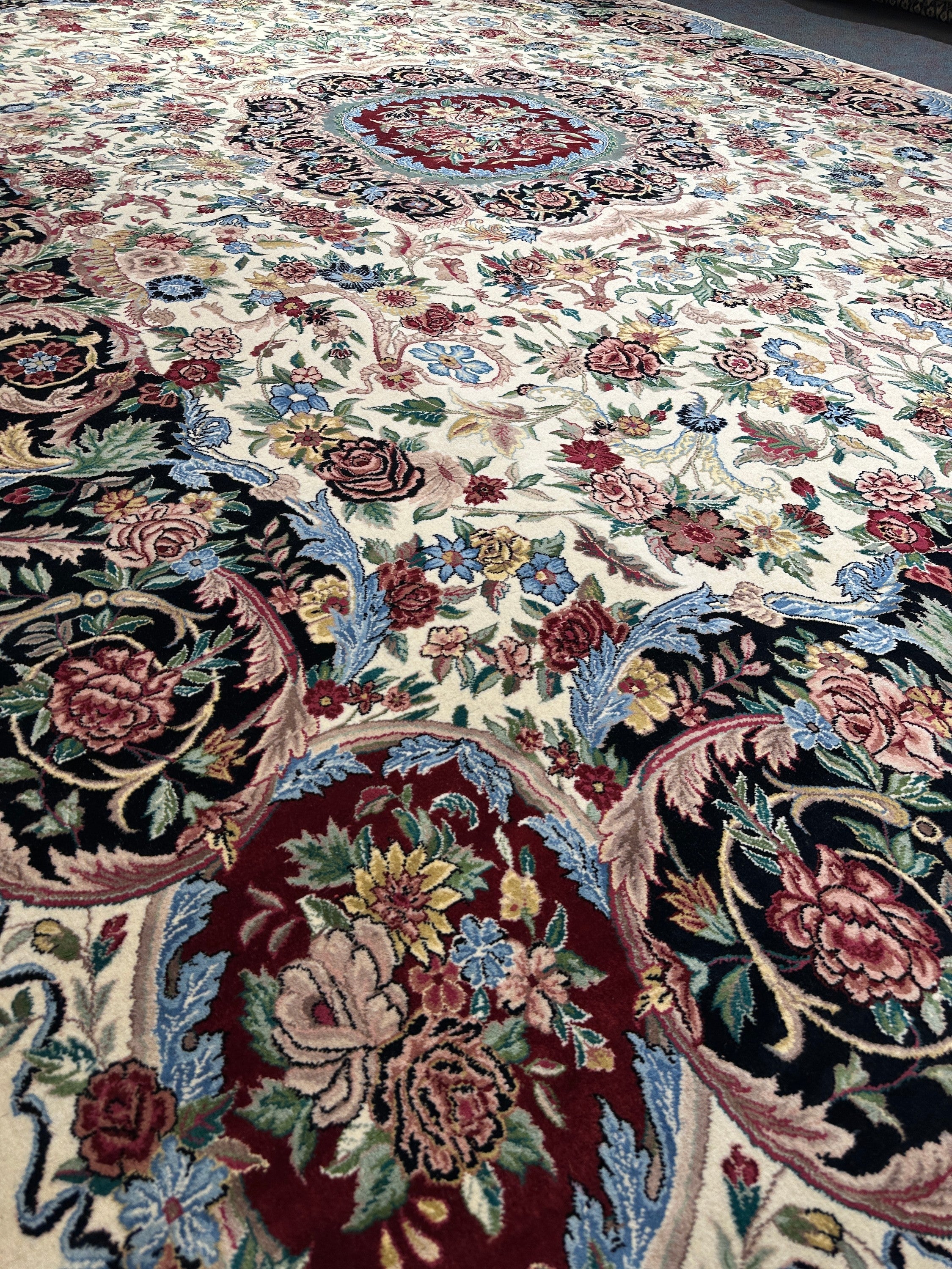 French Flower Rug - 434 cm x 298 cm