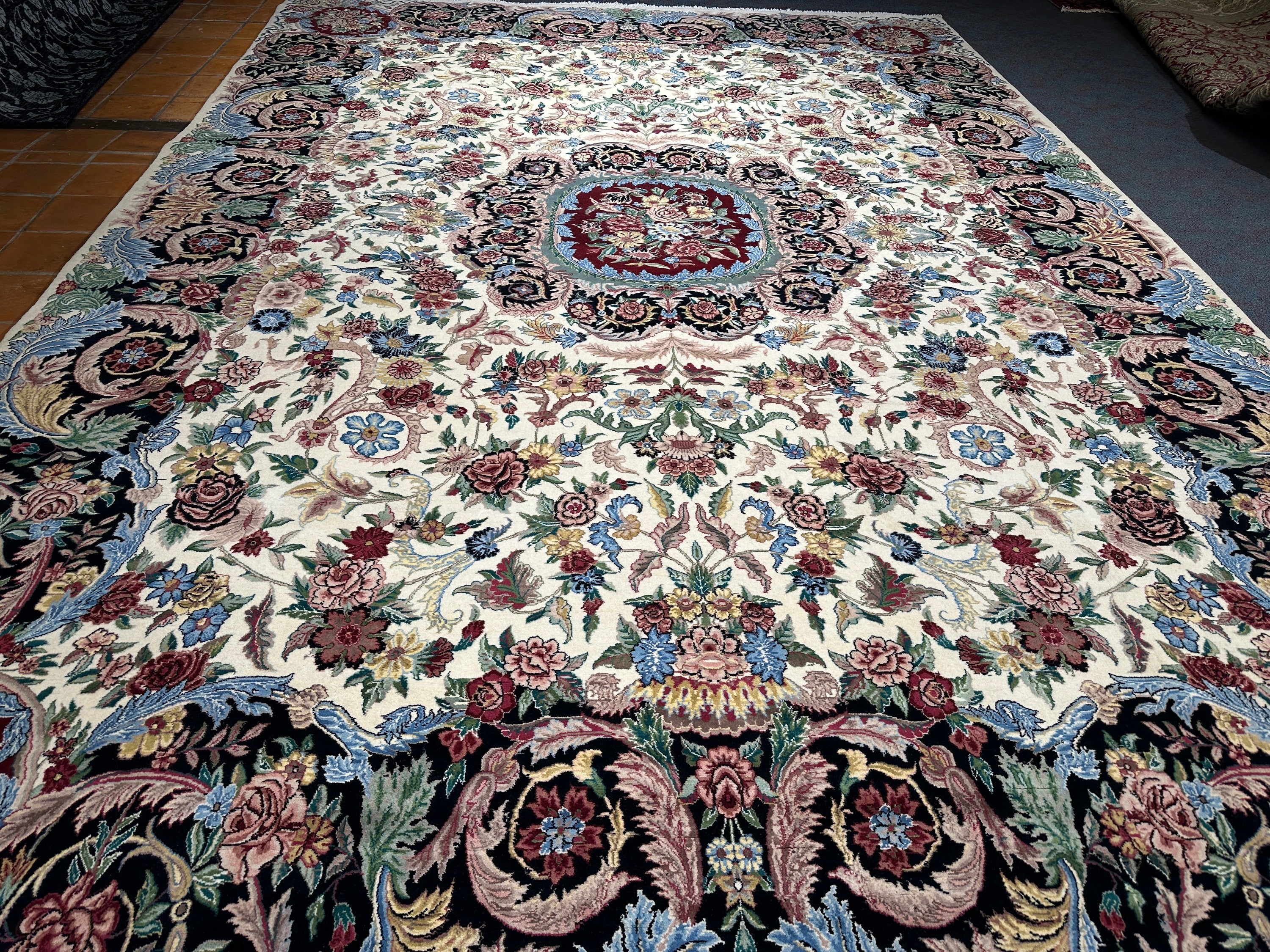 French Flower Rug - 434 cm x 298 cm
