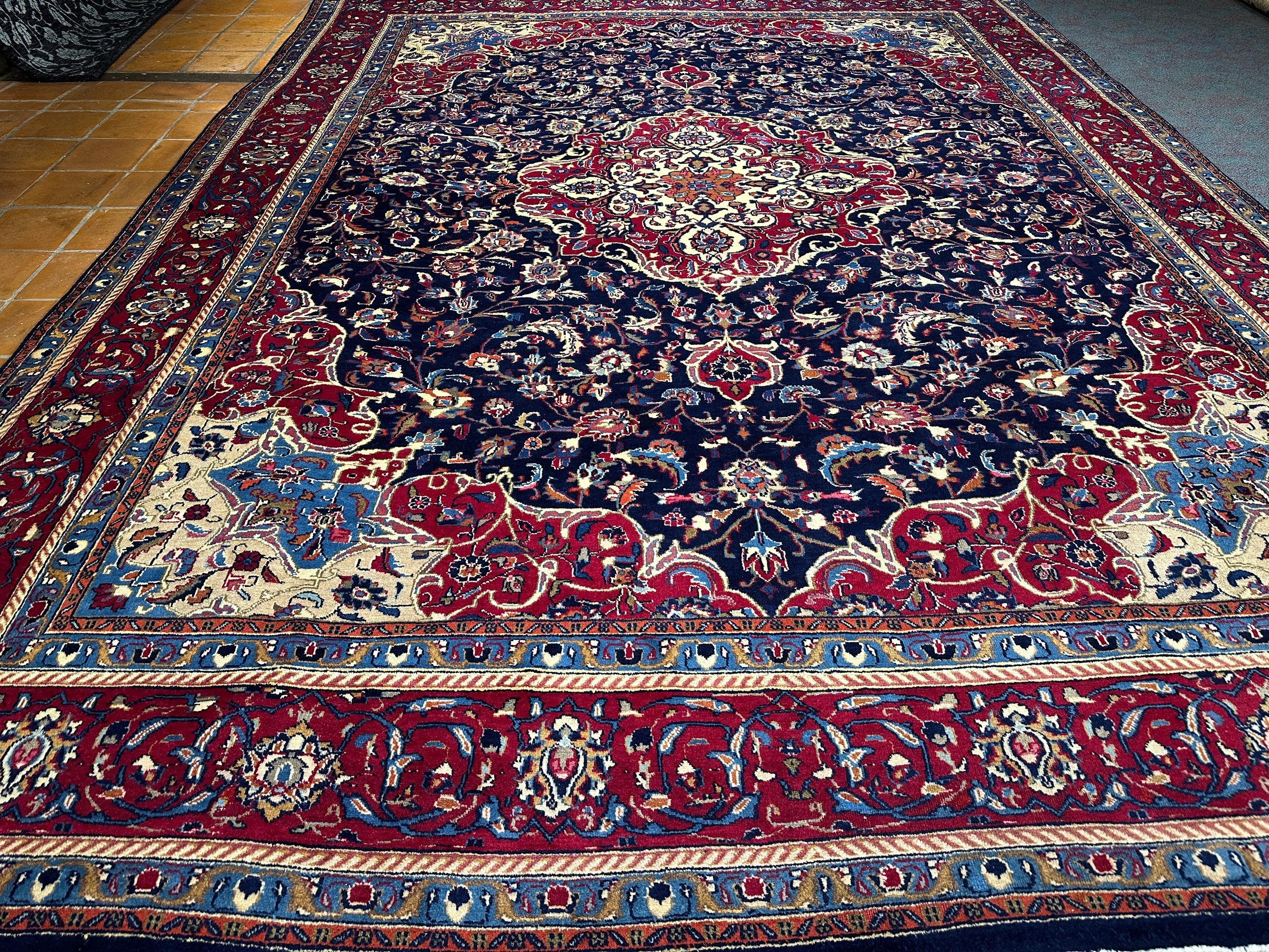 Mashad Rug - 382 cm x 288 cm