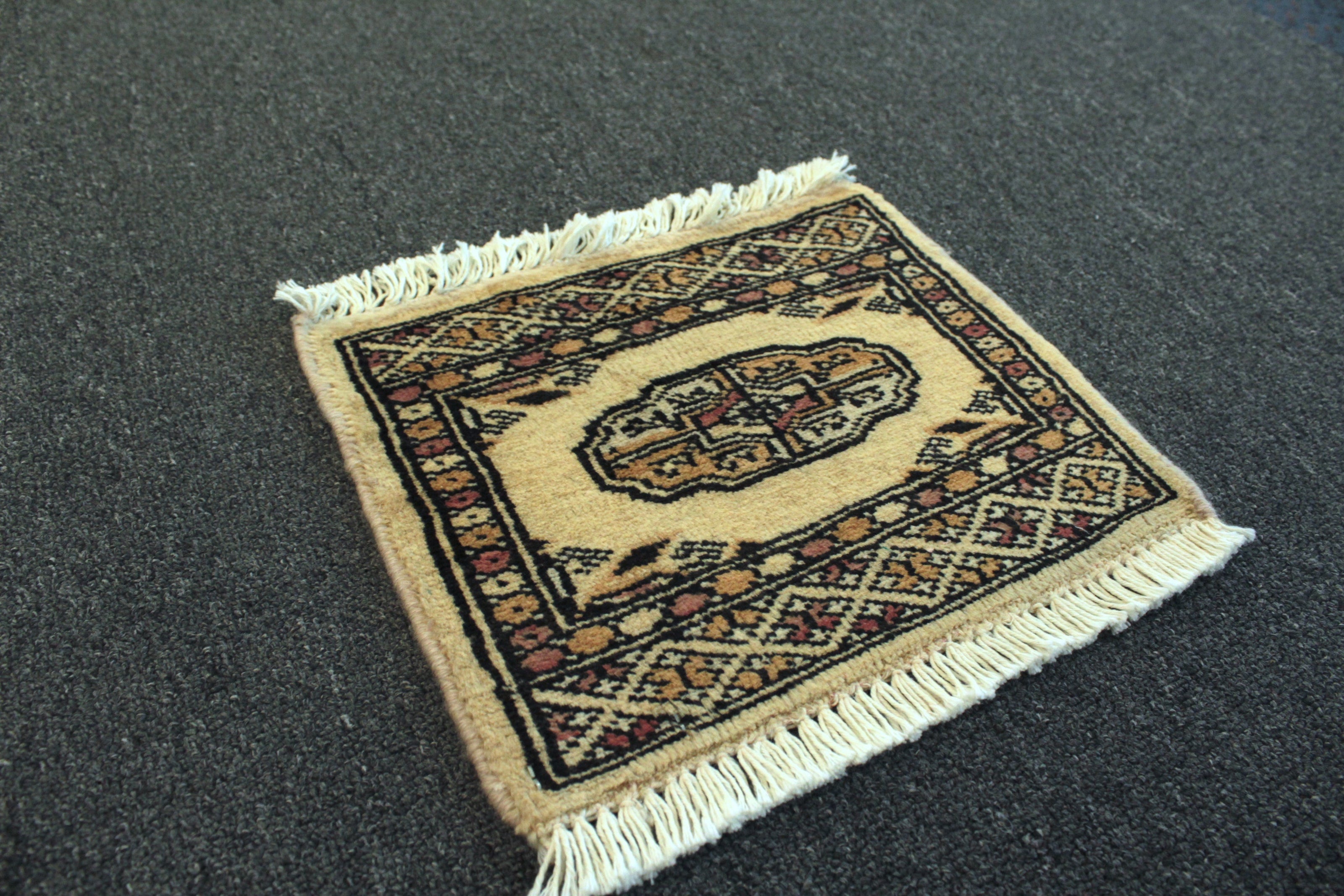 Bokhara Table Mat - 30 cm x 30 cm
