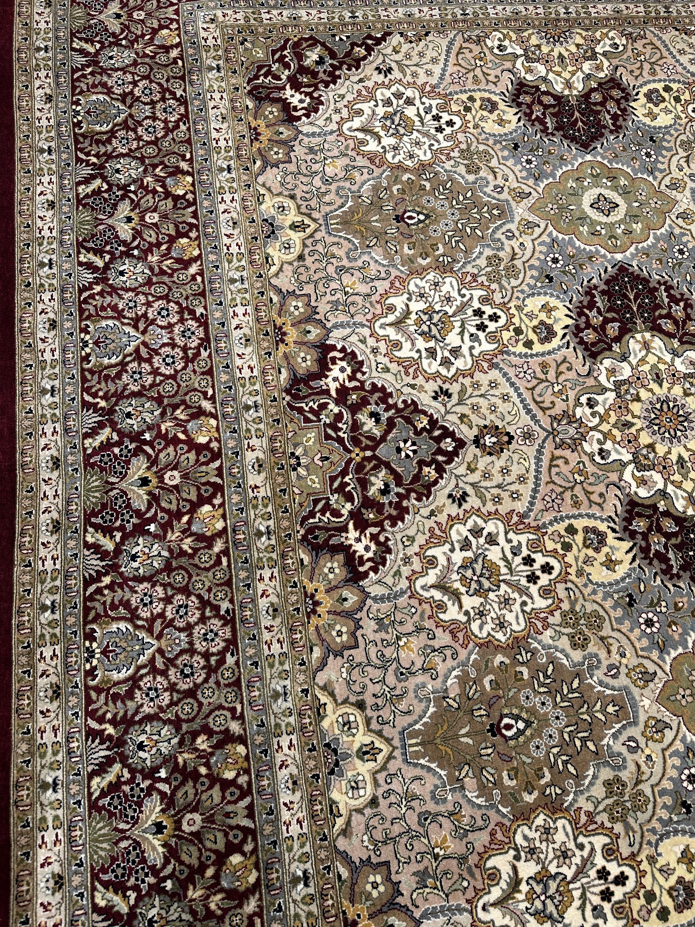 Kashmiri Rug - 378 cm x 273 cm