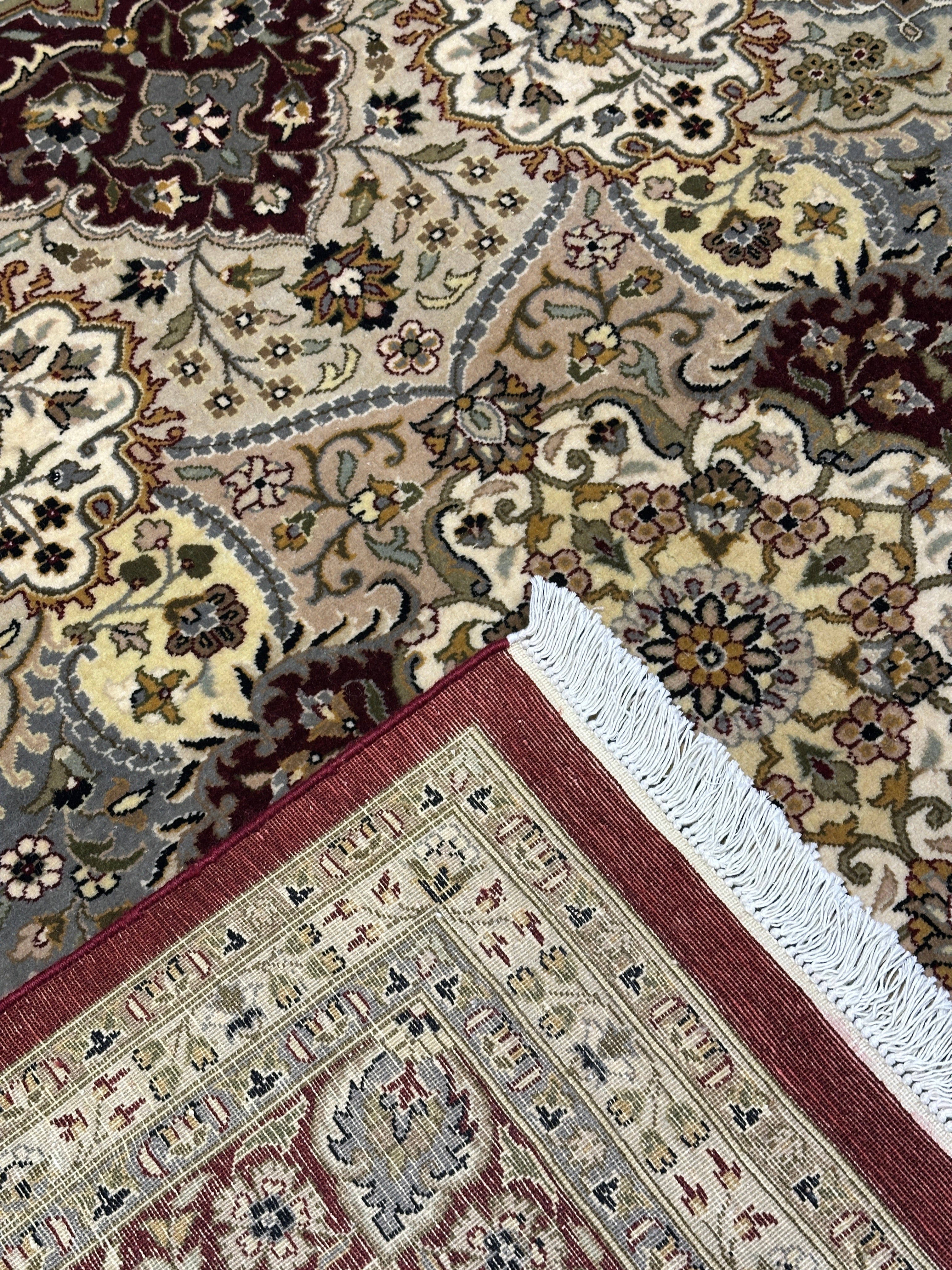 Kashmiri Rug - 378 cm x 273 cm